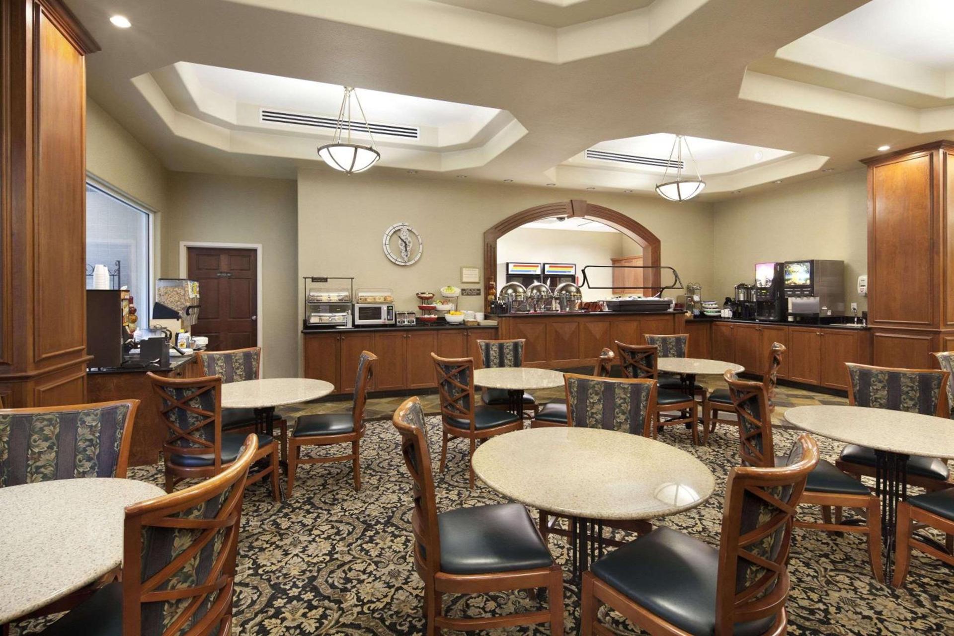 Ramada by Wyndham Olympia photo 14