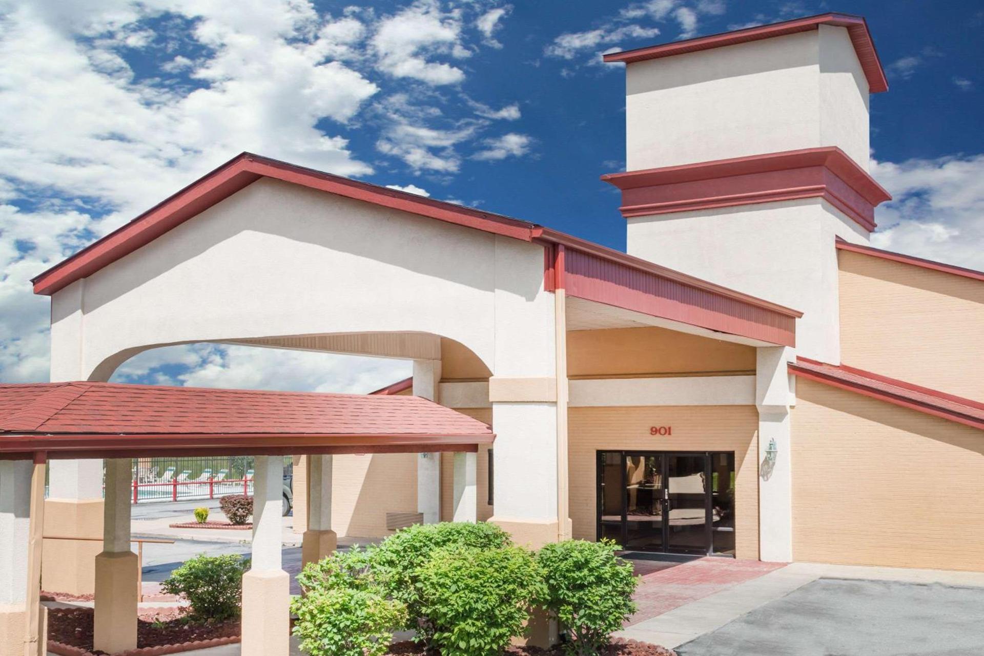 Ramada by Wyndham Columbia — hotel in Columbia