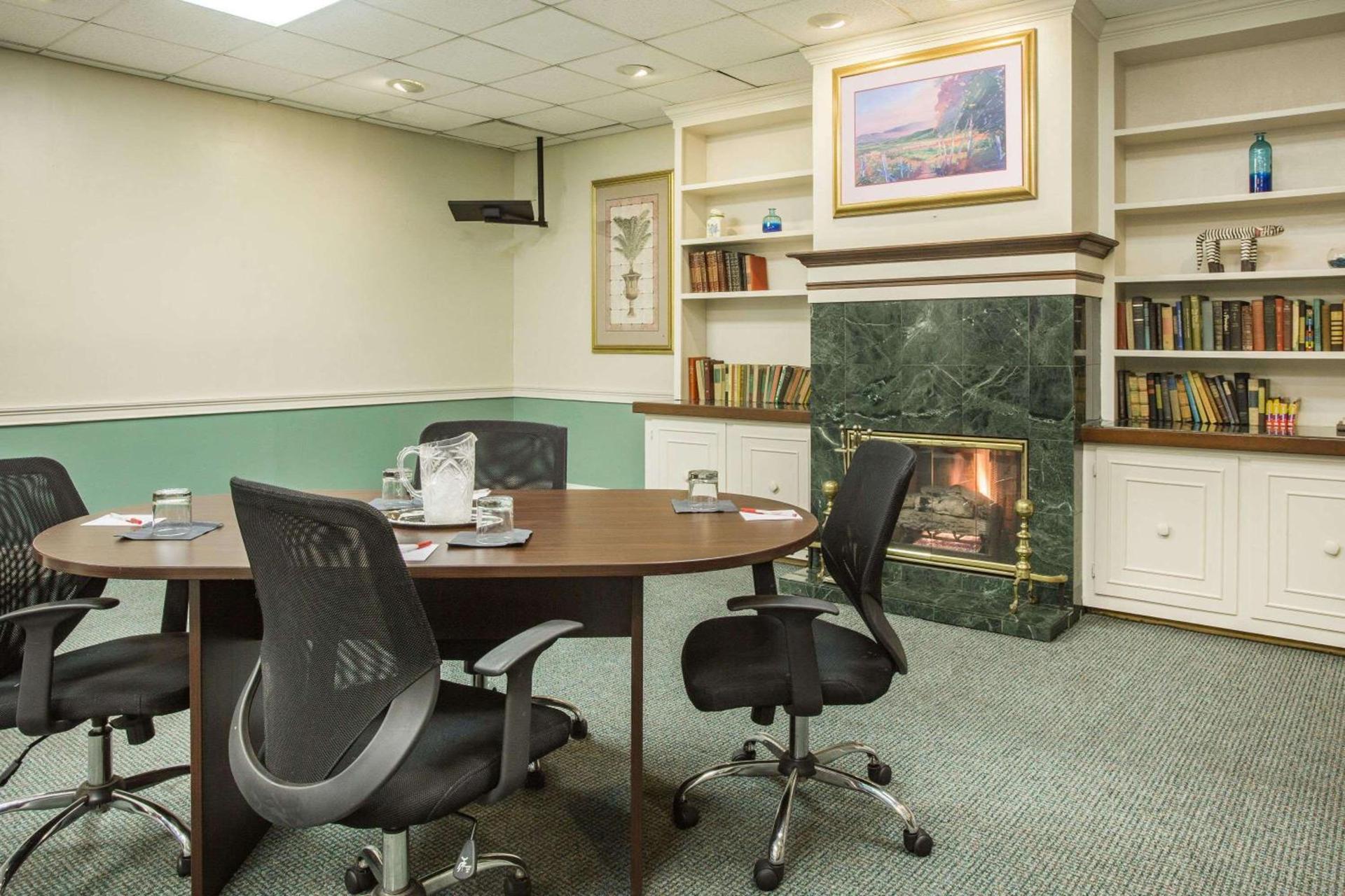 Ramada by Wyndham & Suites Warner Robins photo 7
