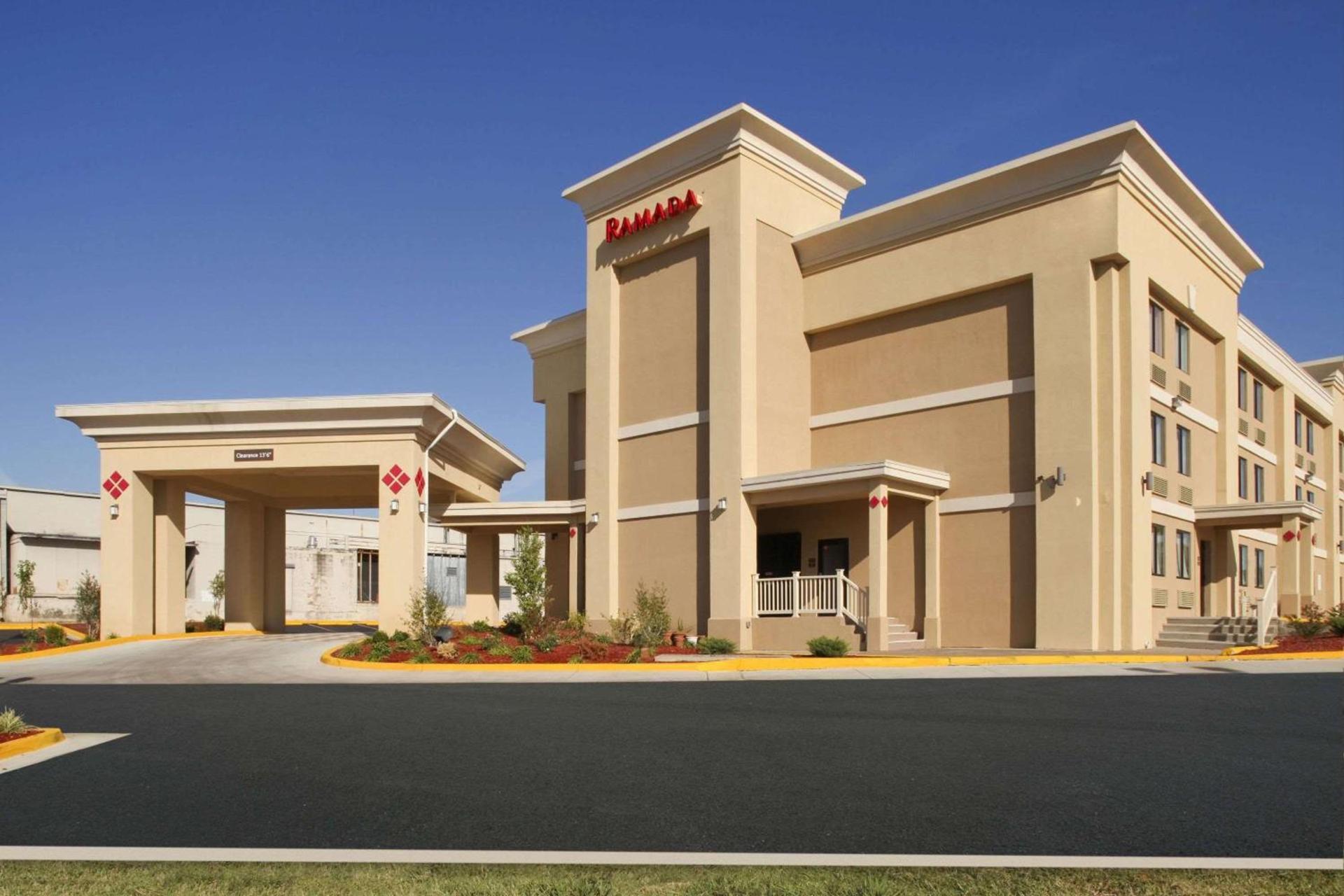 Sky Tree Hotels — hotel in Tulsa