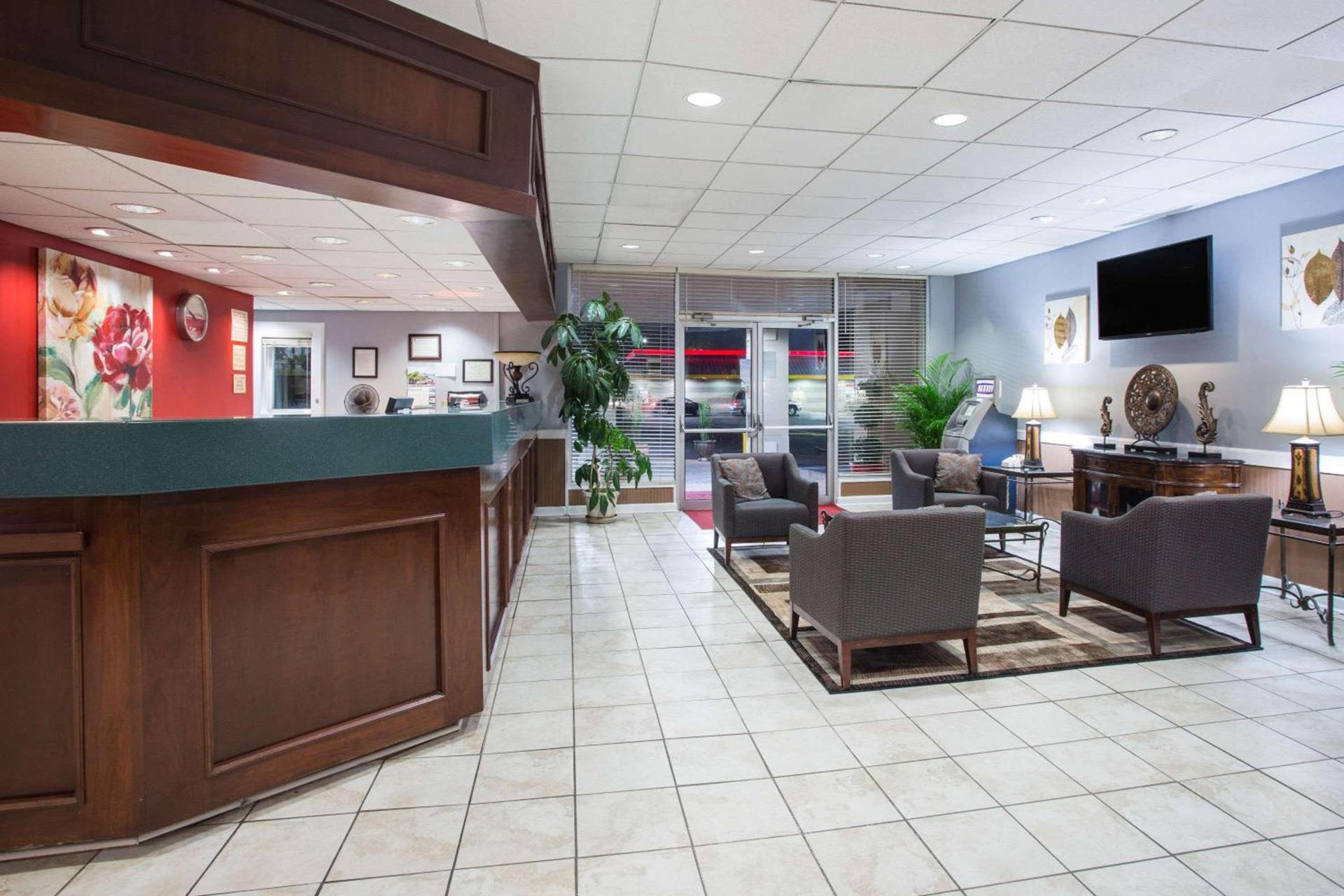Ramada by Wyndham & Suites Warner Robins photo 3