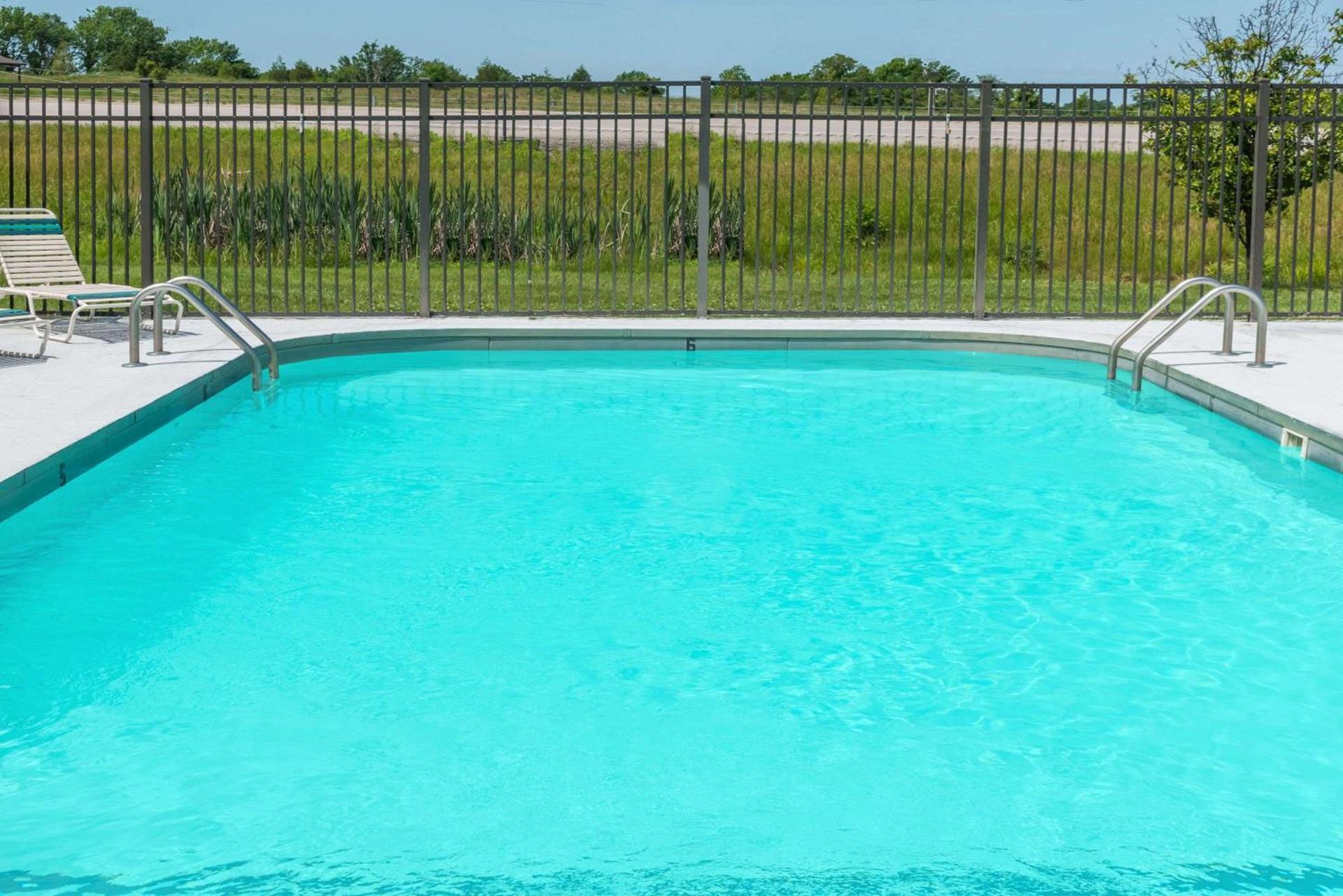 Ramada by Wyndham Columbia photo 3