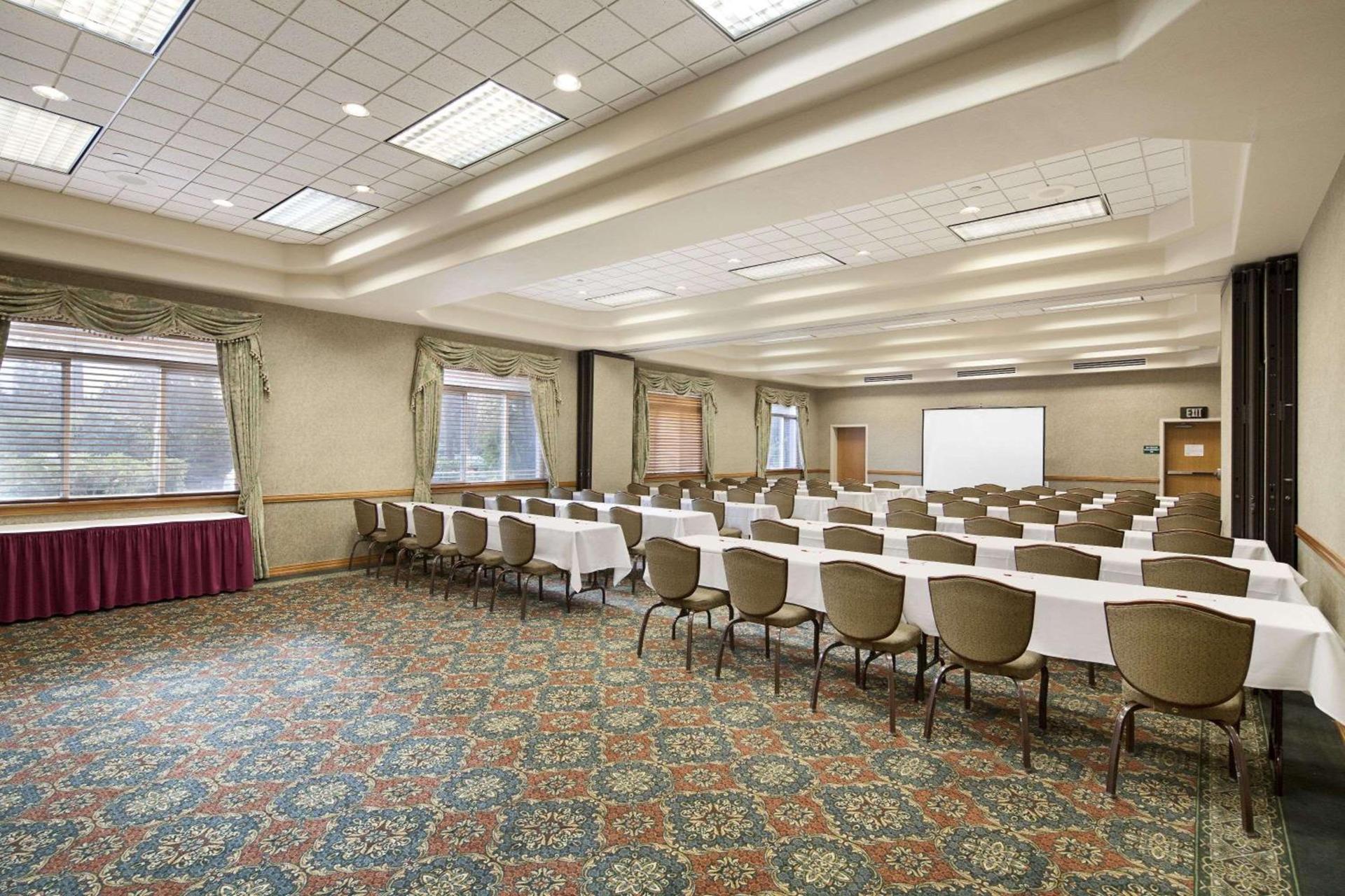 Ramada by Wyndham Olympia photo 13