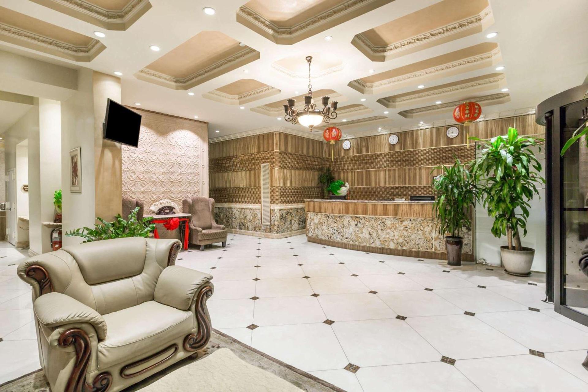 Ramada by Wyndham Flushing Queens photo 4