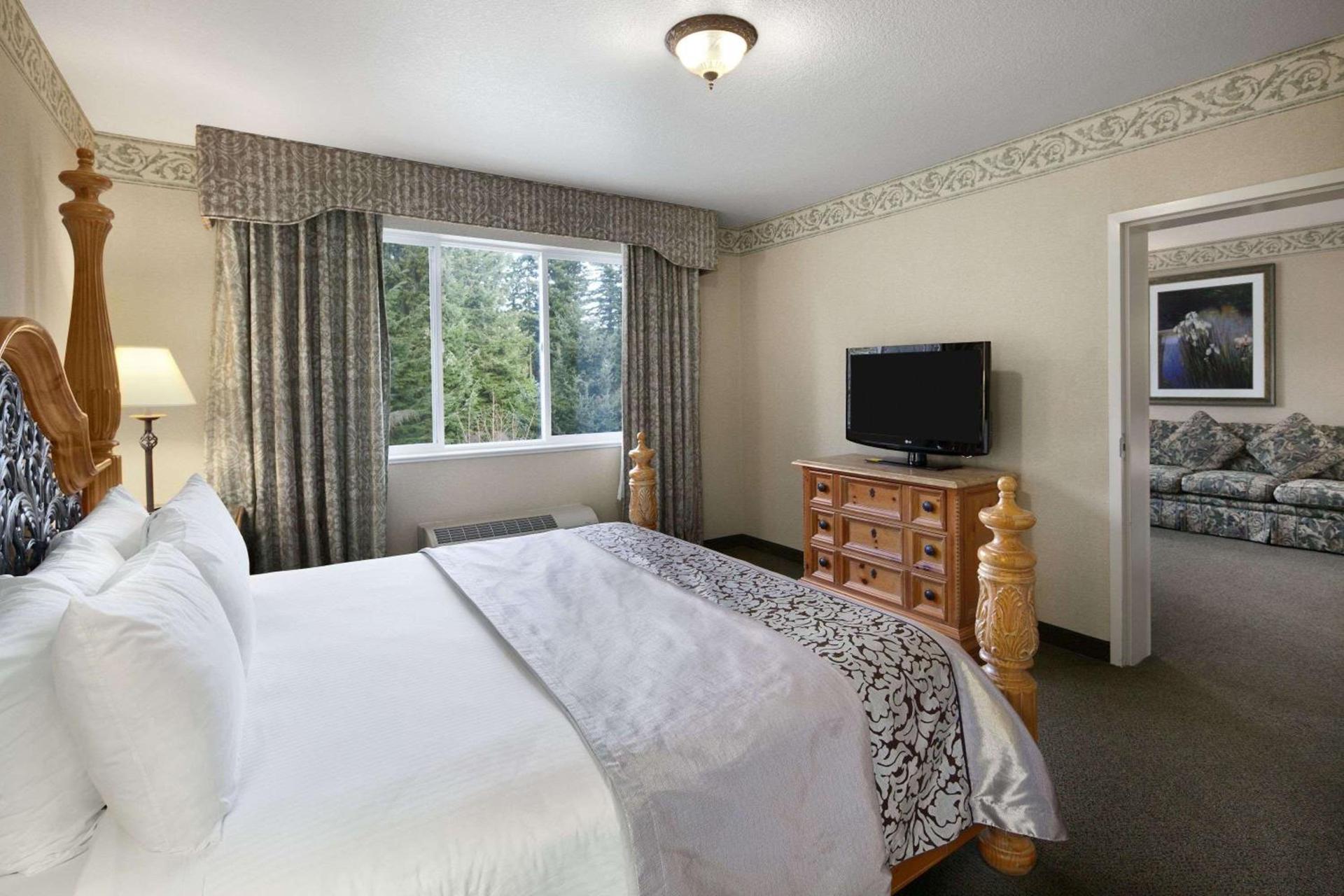 Ramada by Wyndham Olympia photo 9