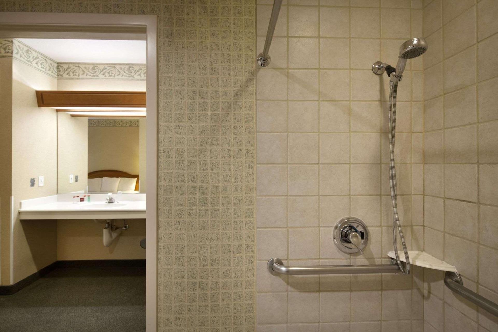 Ramada by Wyndham Olympia photo 6