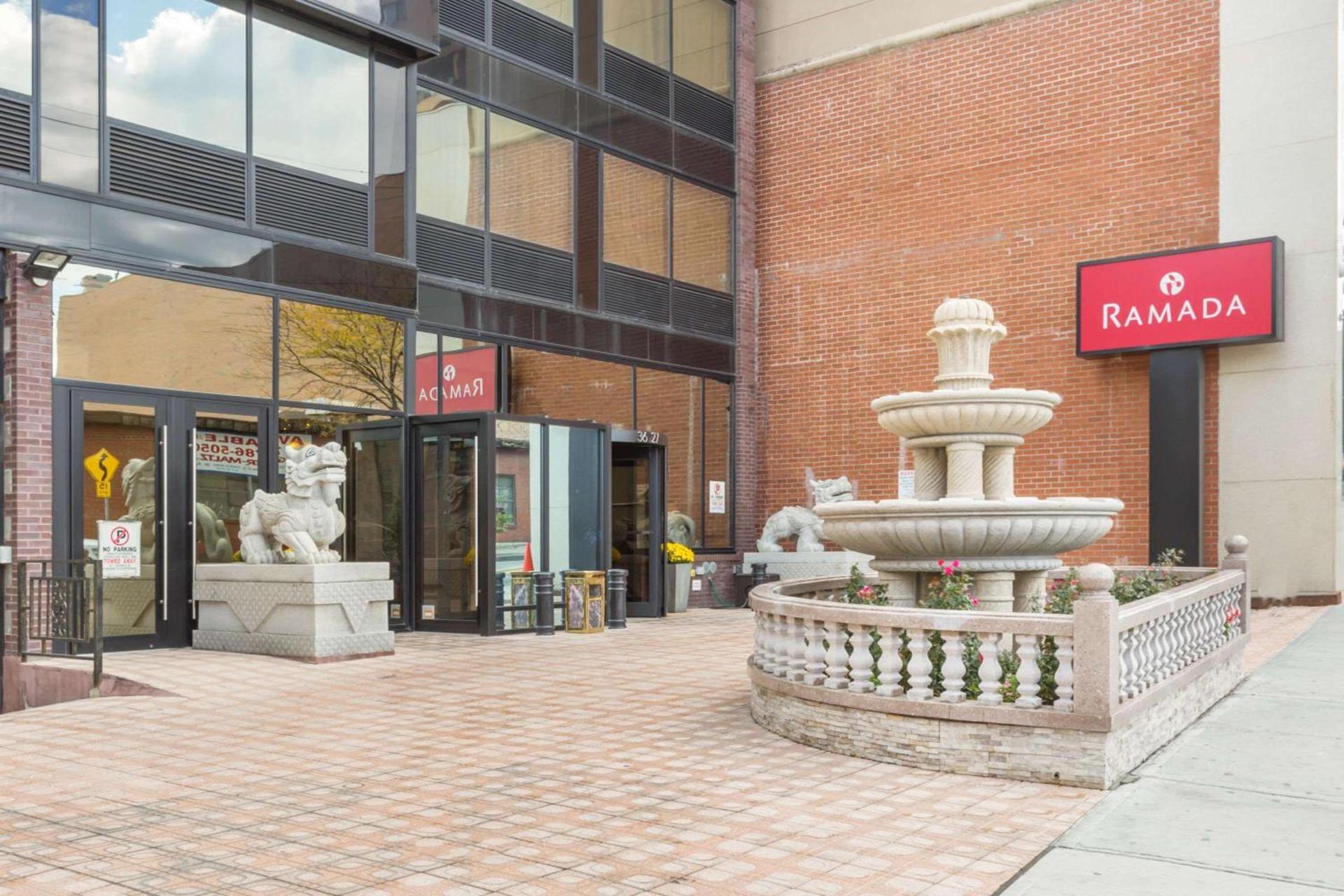 Ramada by Wyndham Flushing Queens photo 3