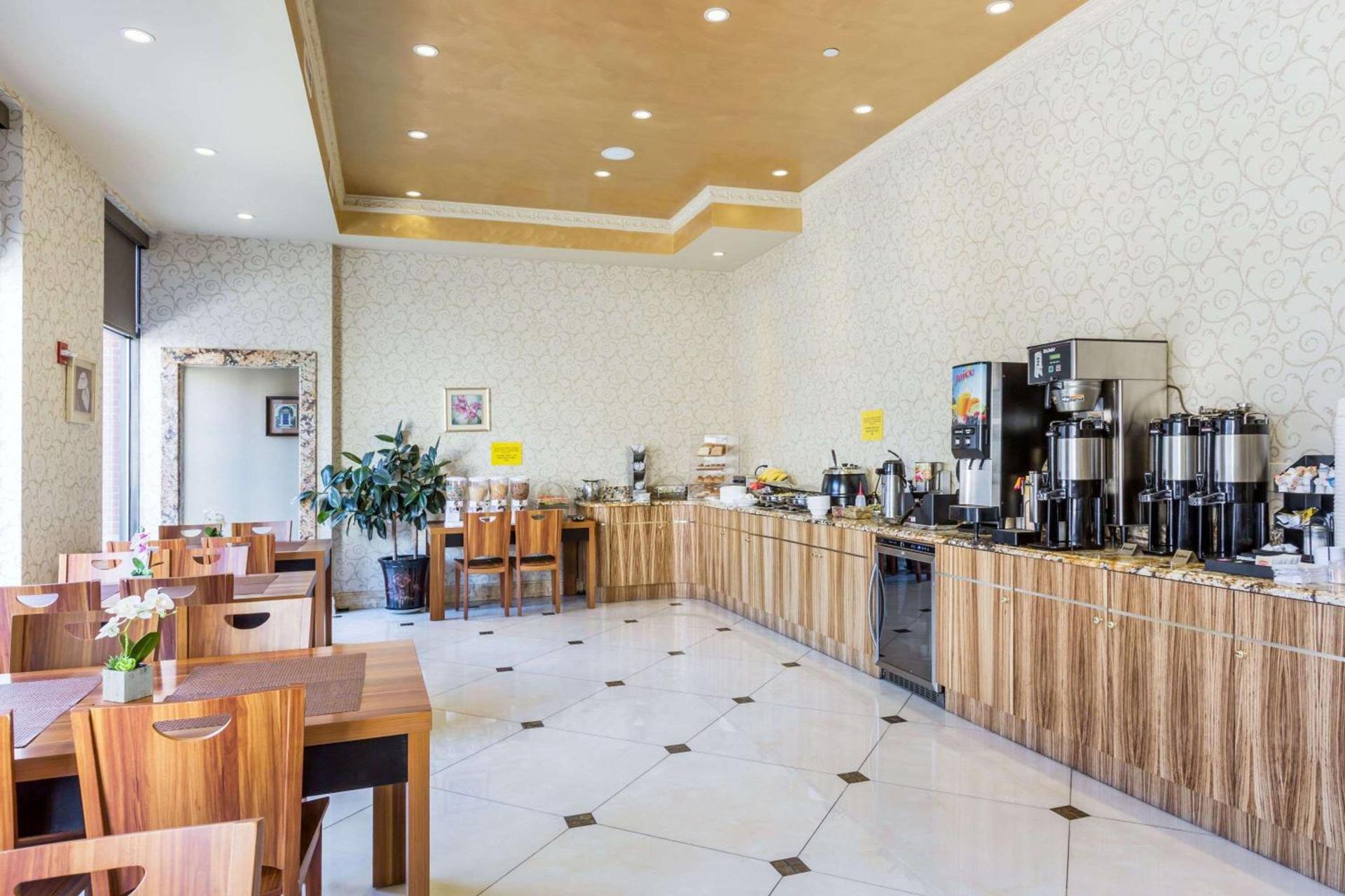 Ramada by Wyndham Flushing Queens photo 15