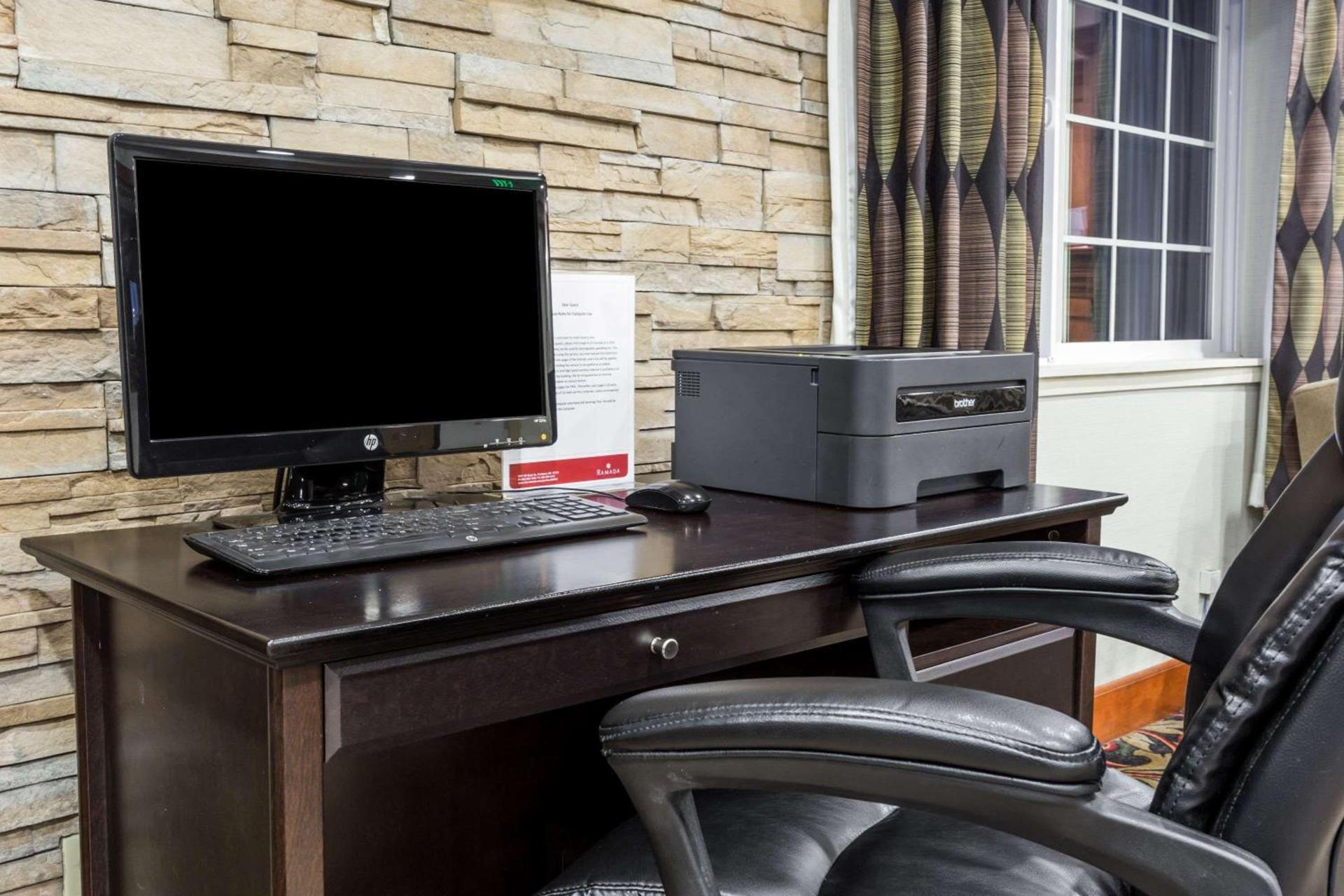Ramada by Wyndham Portland photo 15