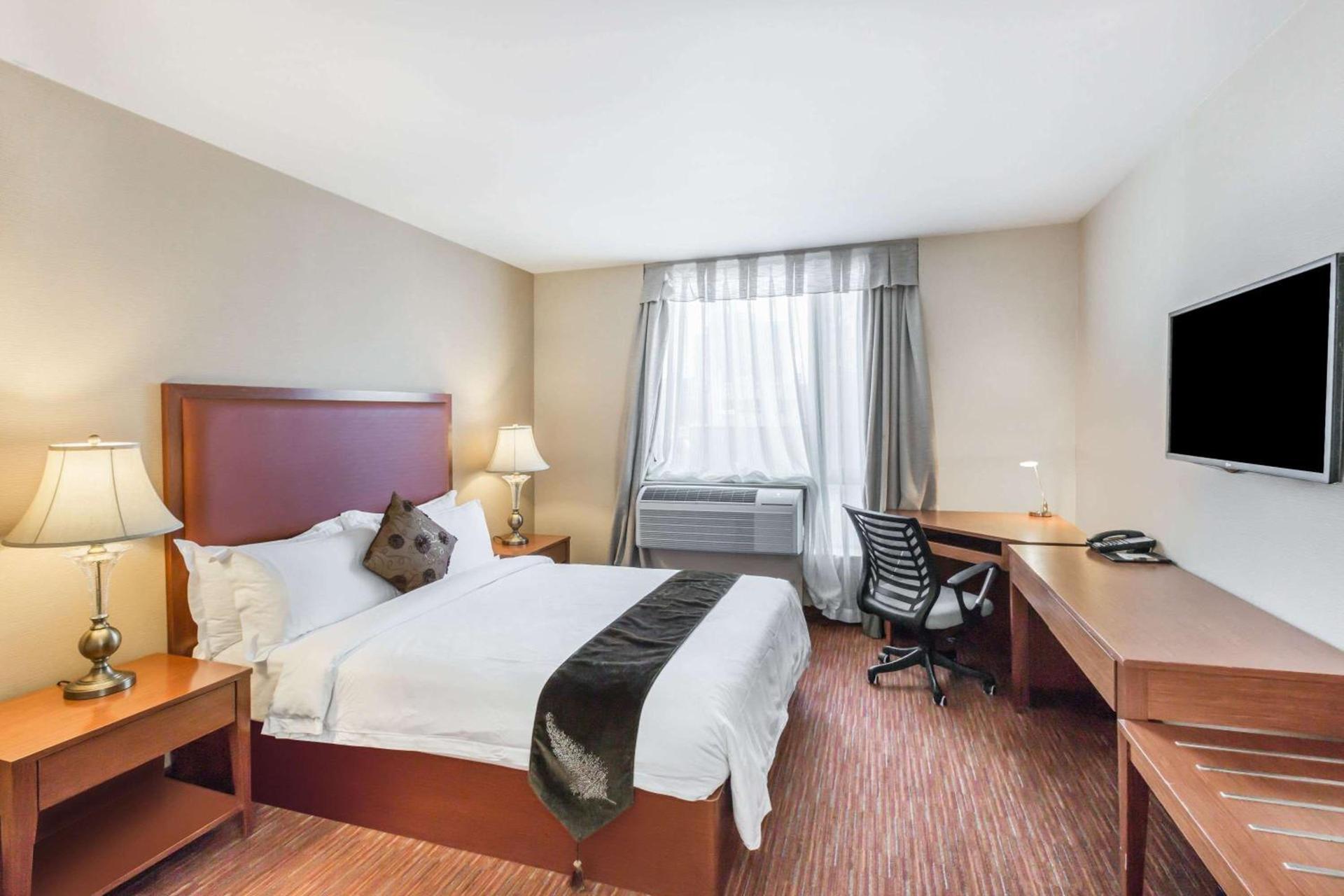 Ramada by Wyndham Flushing Queens photo 6