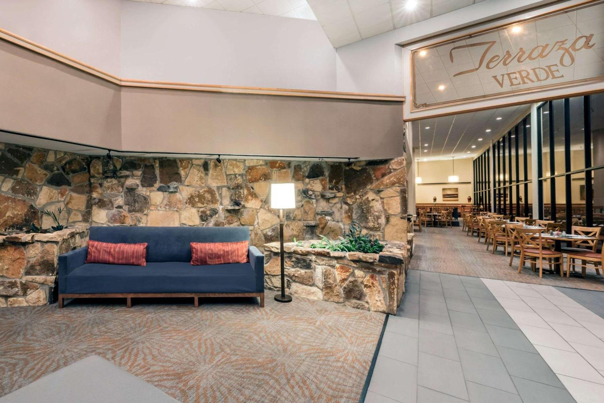 DoubleTree by Hilton Laredo photo 5