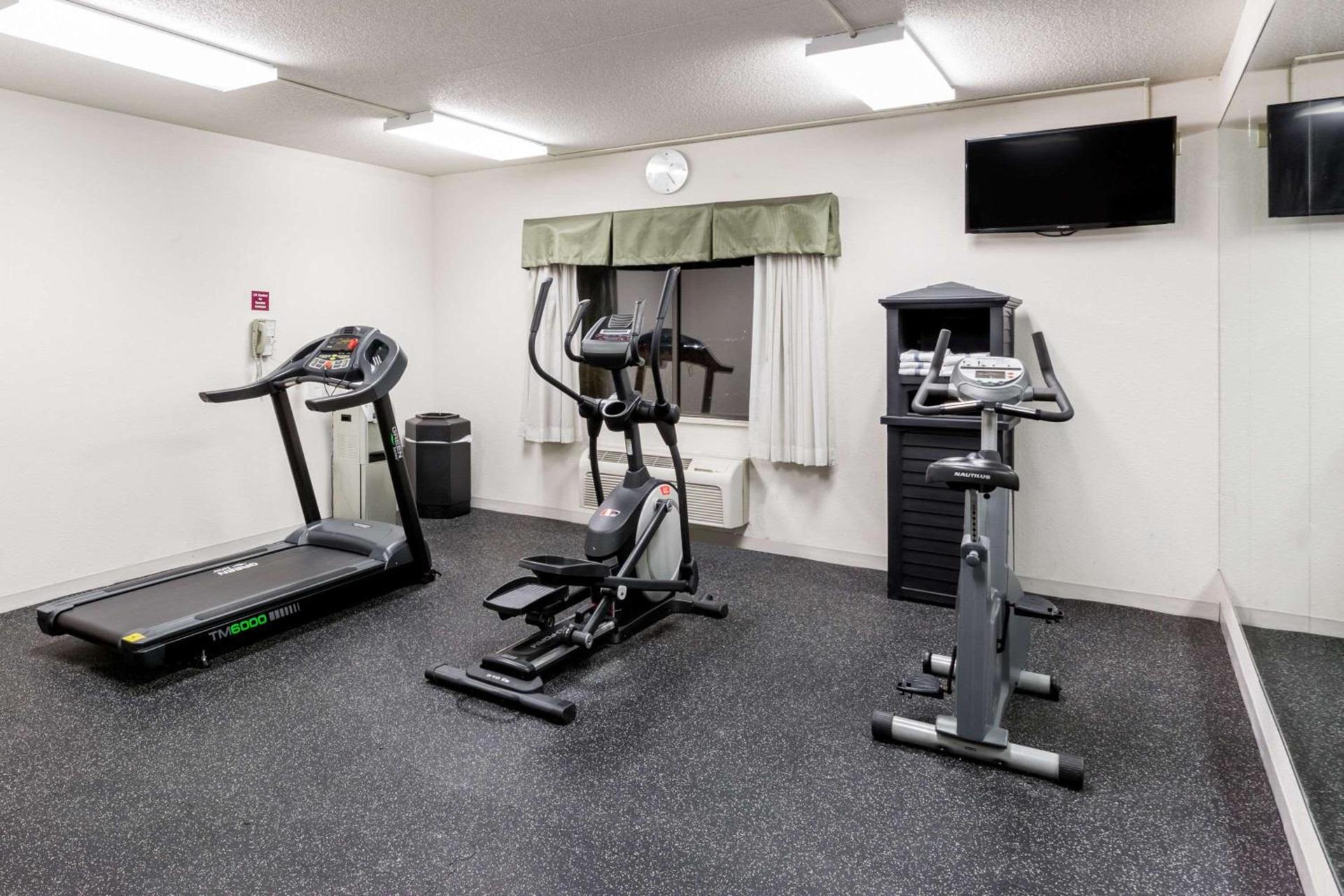Ramada by Wyndham Platte City KCI Airport photo 8