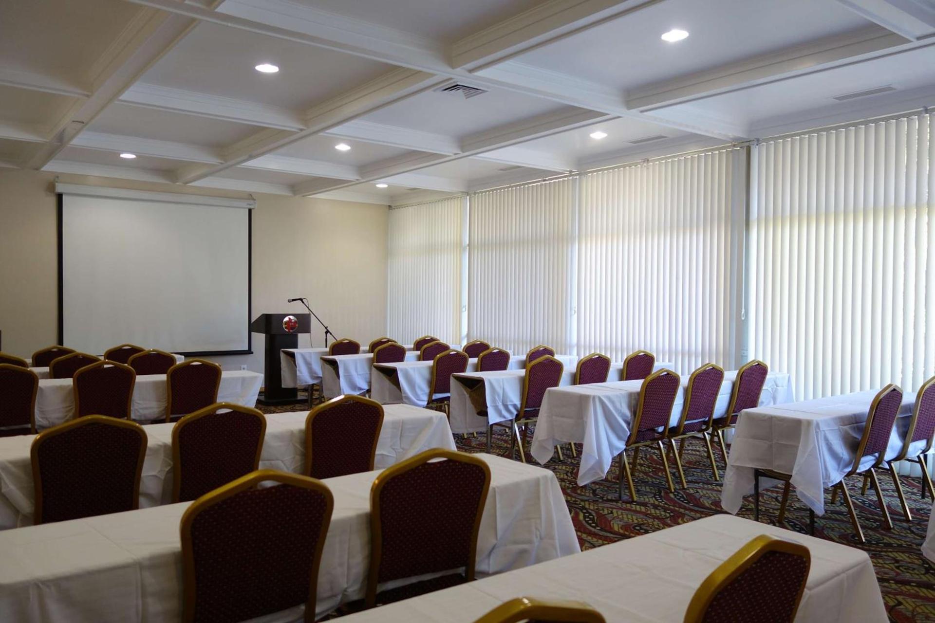 Ramada by Wyndham Sacramento photo 10