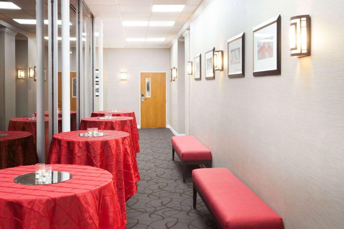 Ramada Plaza by Wyndham Chicago North Shore photo 23
