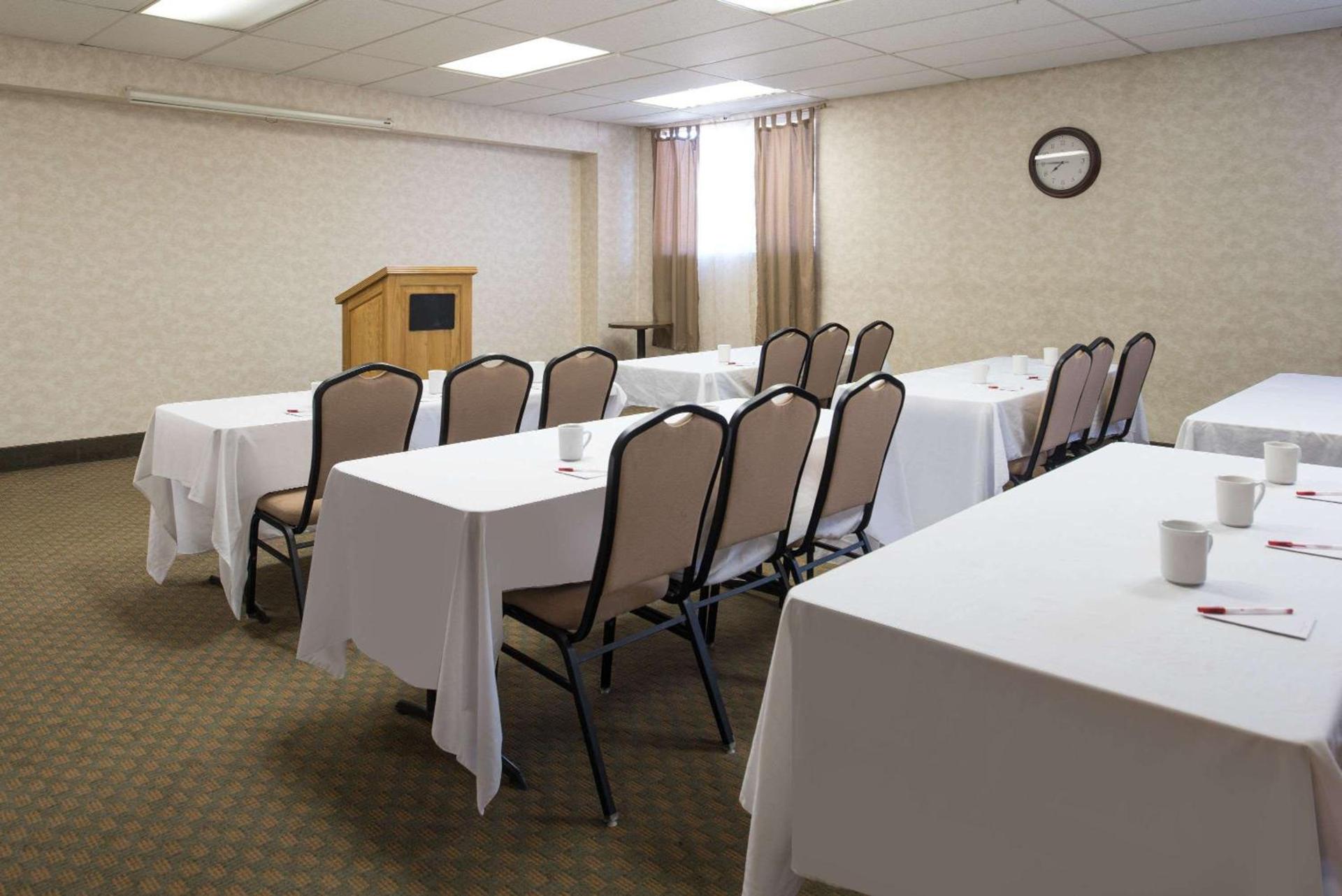 Ramada by Wyndham Downtown Spokane photo 35