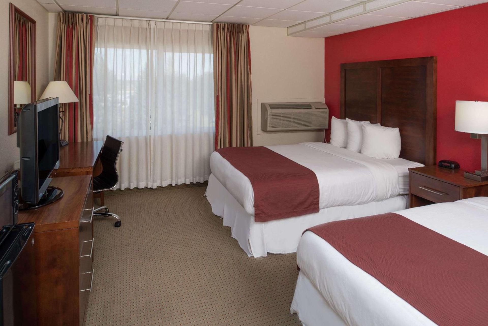 Ramada by Wyndham Downtown Spokane photo 33