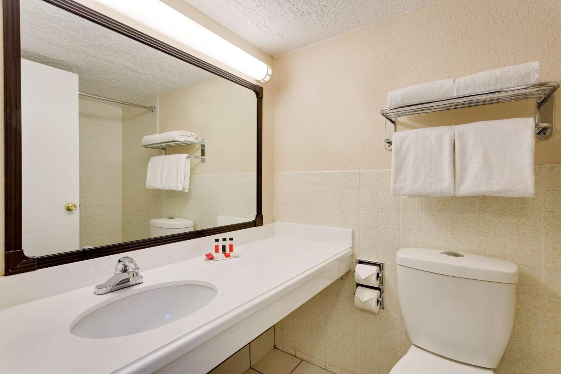 Ramada by Wyndham Provo photo 11