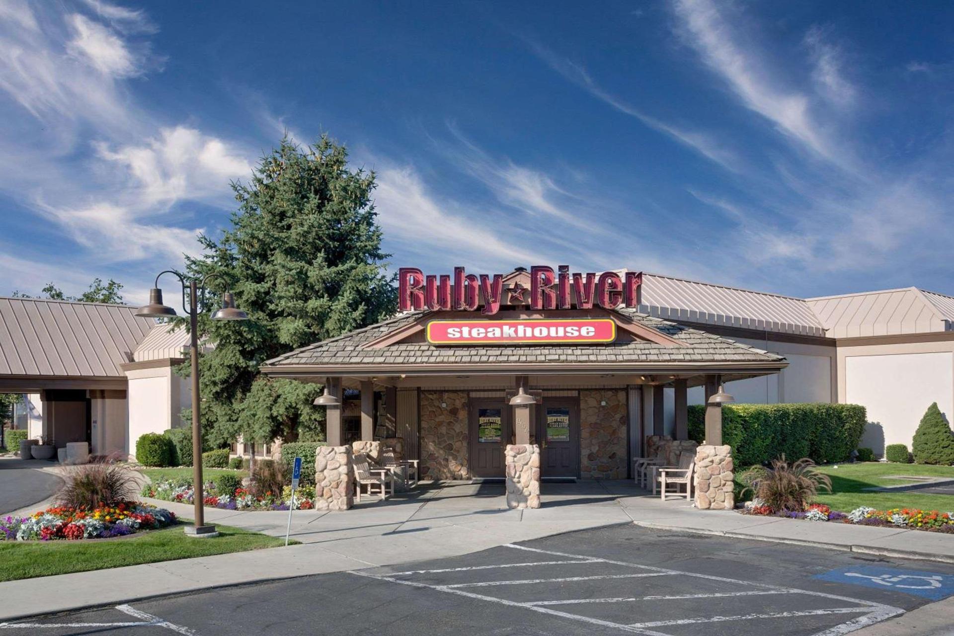 Ramada by Wyndham Provo photo 8