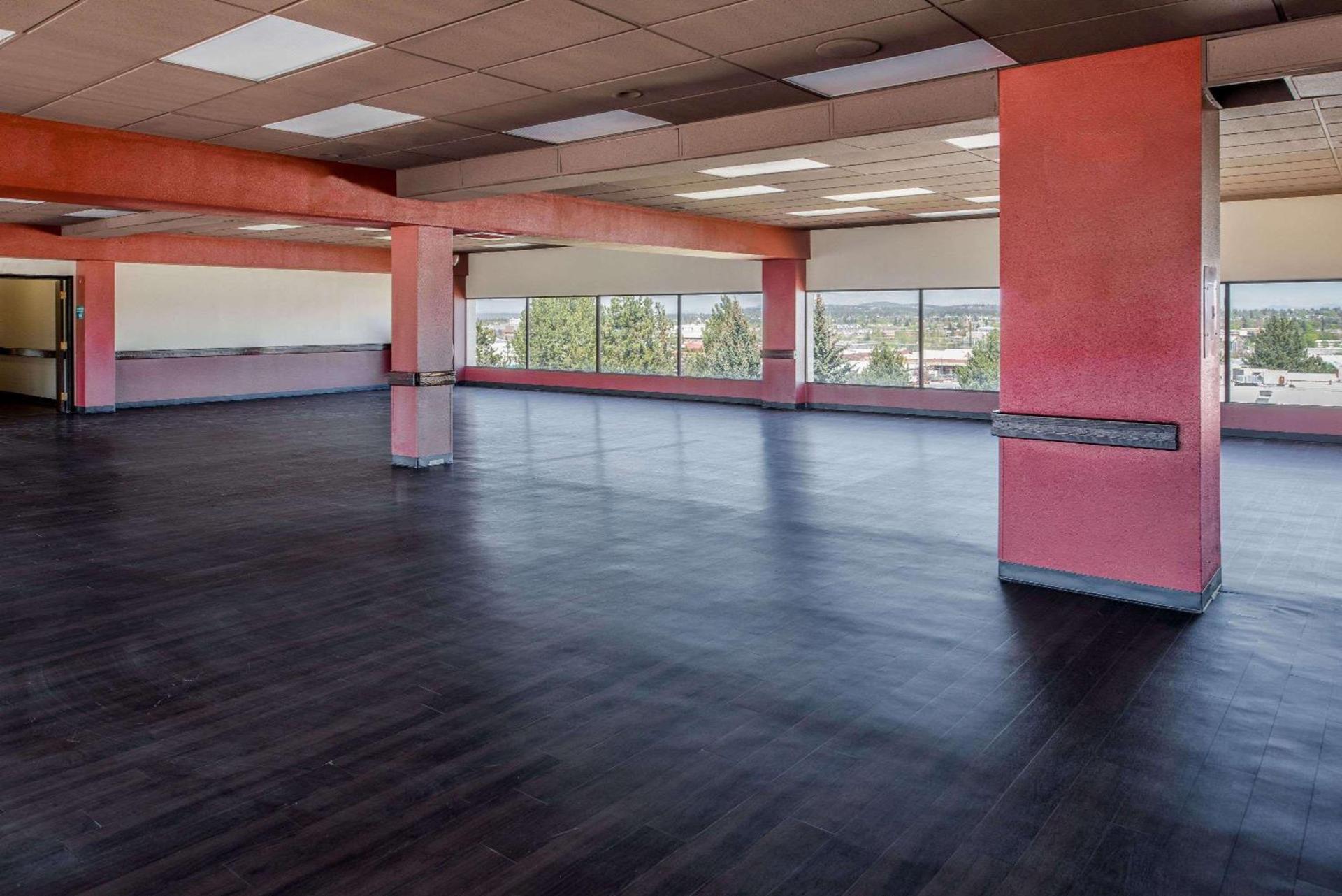 Ramada by Wyndham Downtown Spokane photo 29