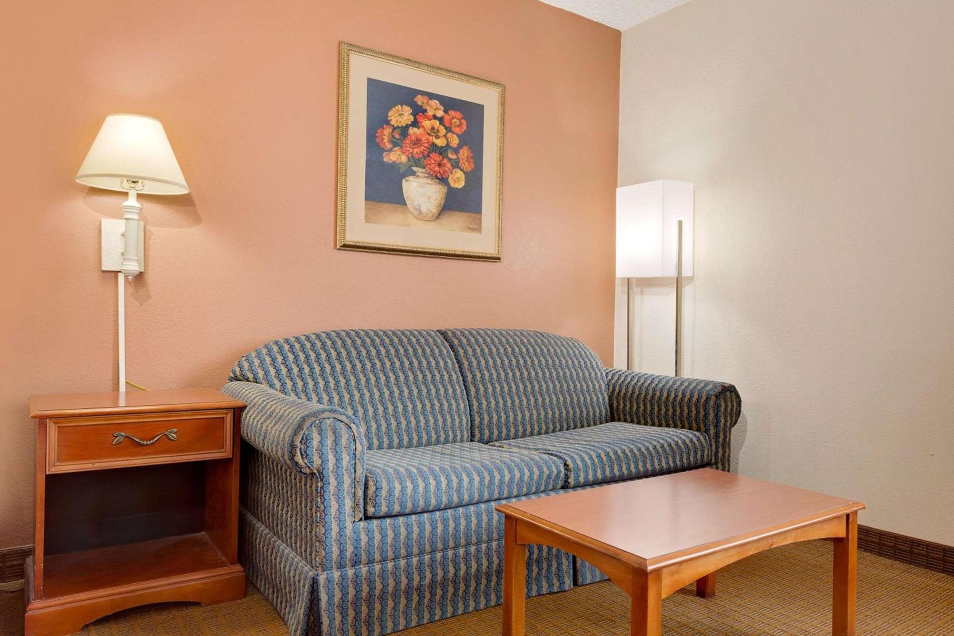 Ramada by Wyndham Provo photo 14