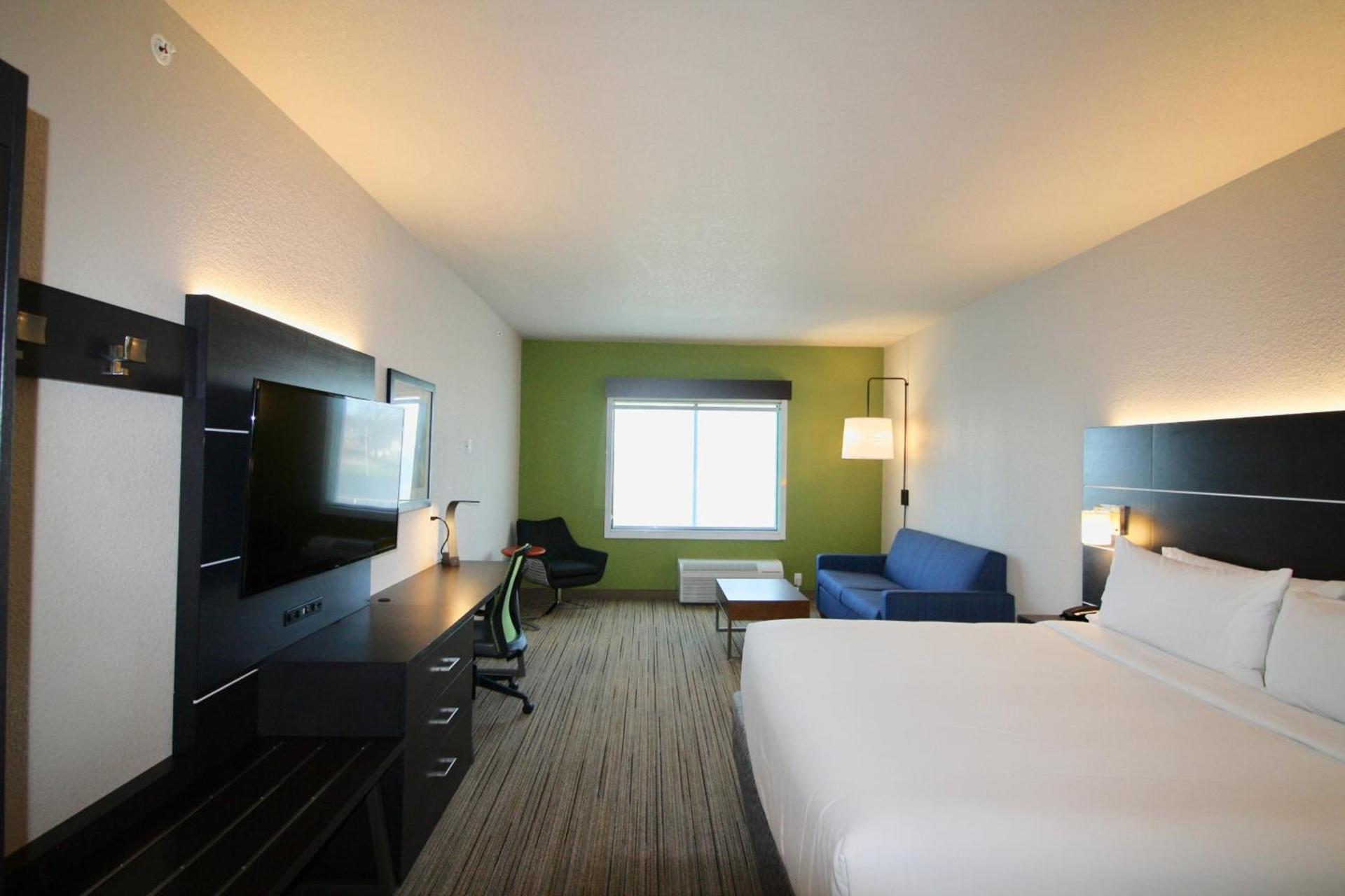 Holiday Inn Express & Suites - Kirksville - University Area by IHG photo 2