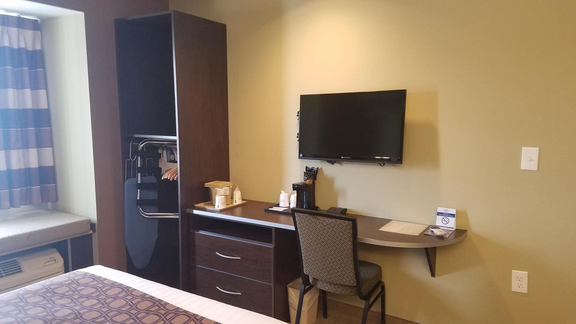 Microtel Inn & Suites by Wyndham photo 41