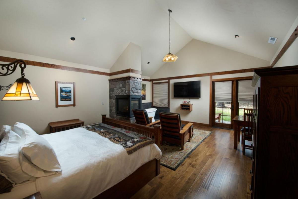 FivePine Lodge photo 36