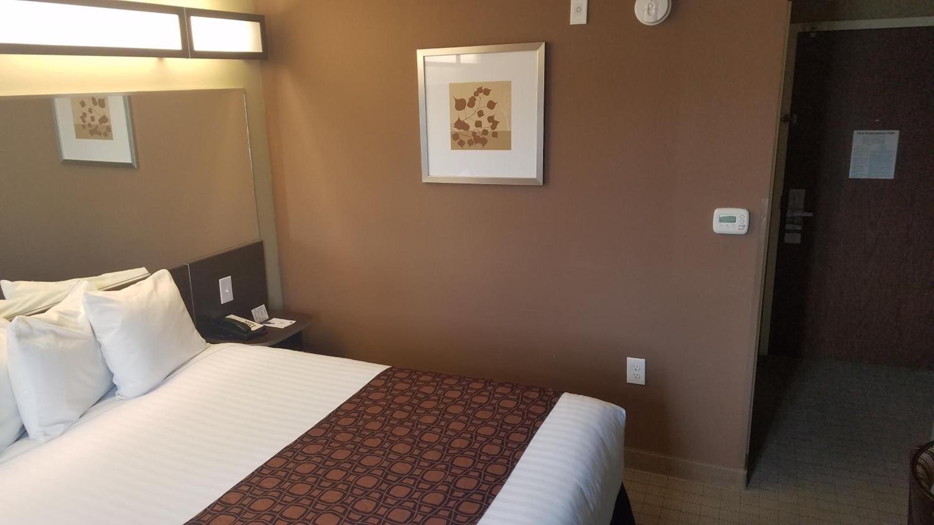 Microtel Inn & Suites by Wyndham photo 25