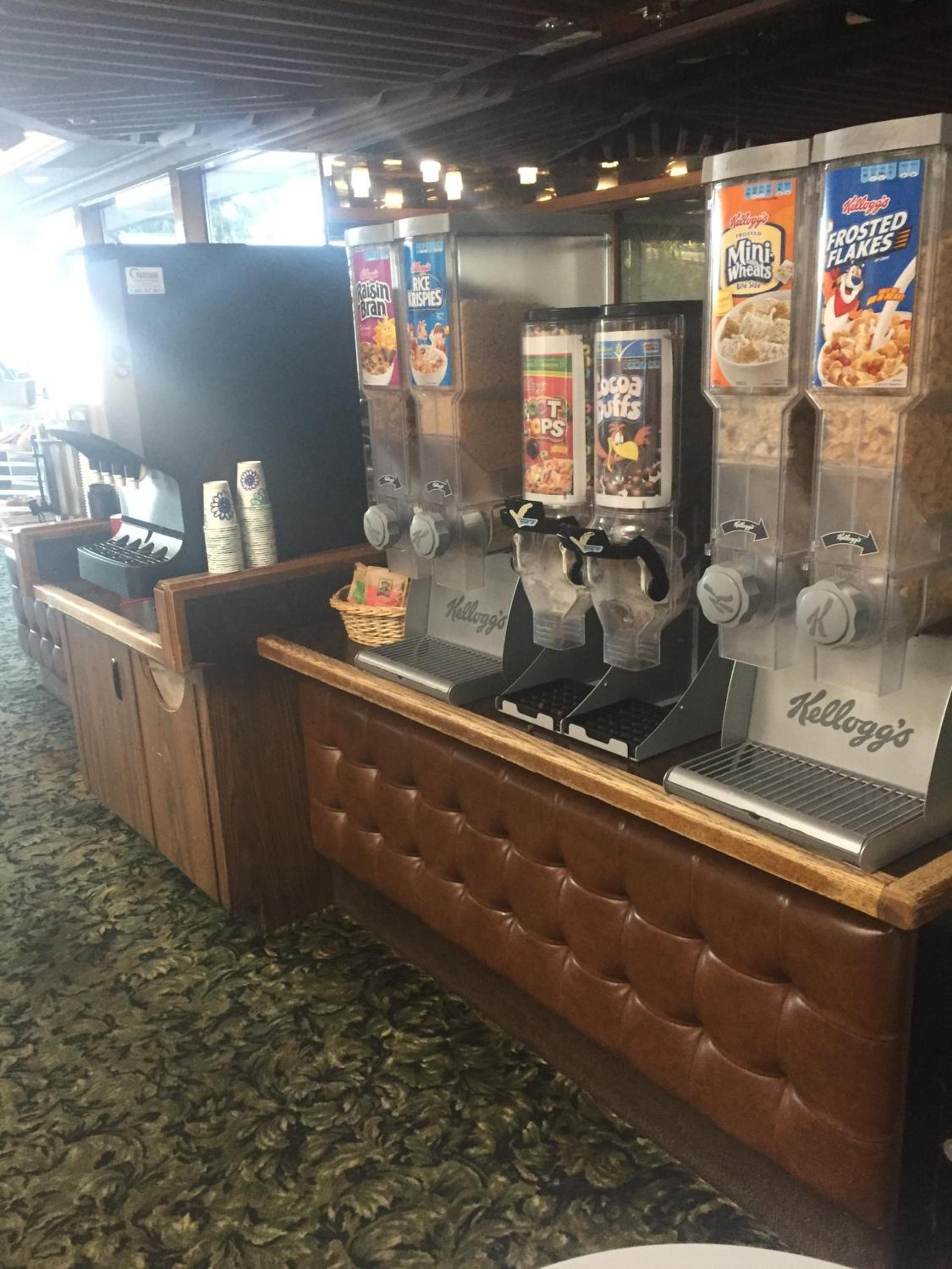 Oyster Bay Inn & Suites photo 13