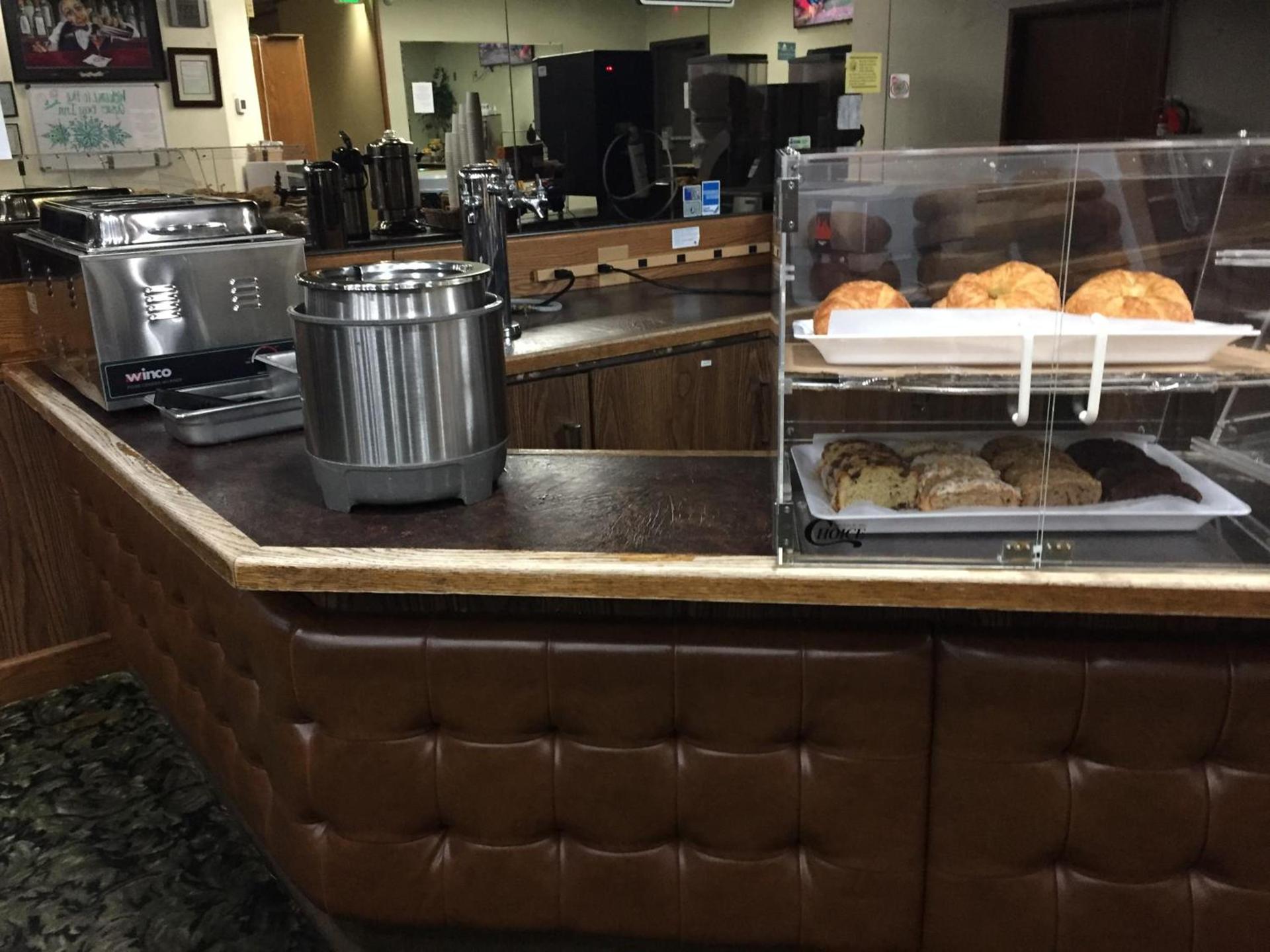 Oyster Bay Inn & Suites photo 32