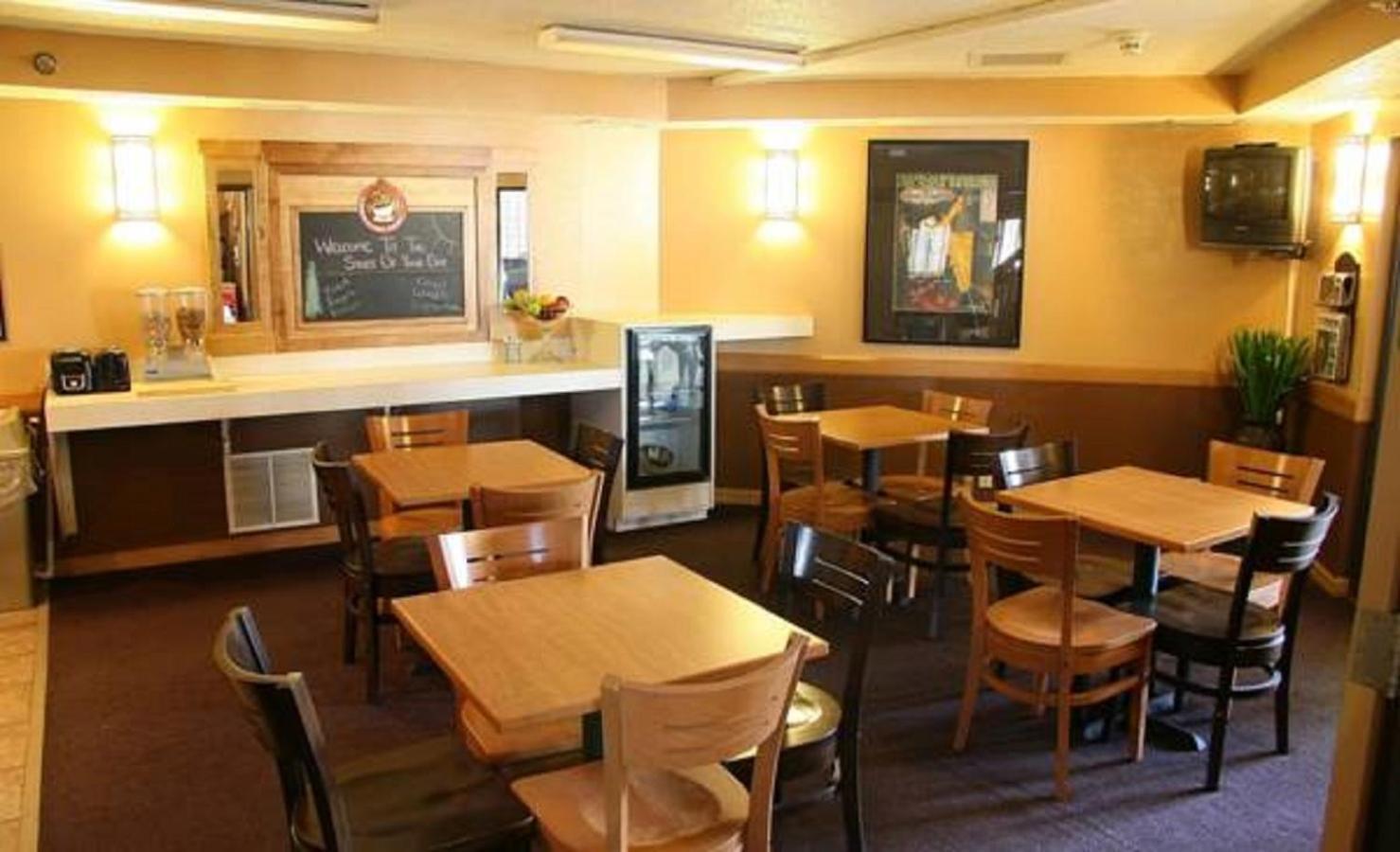 AmericInn by Wyndham Wadena photo 17
