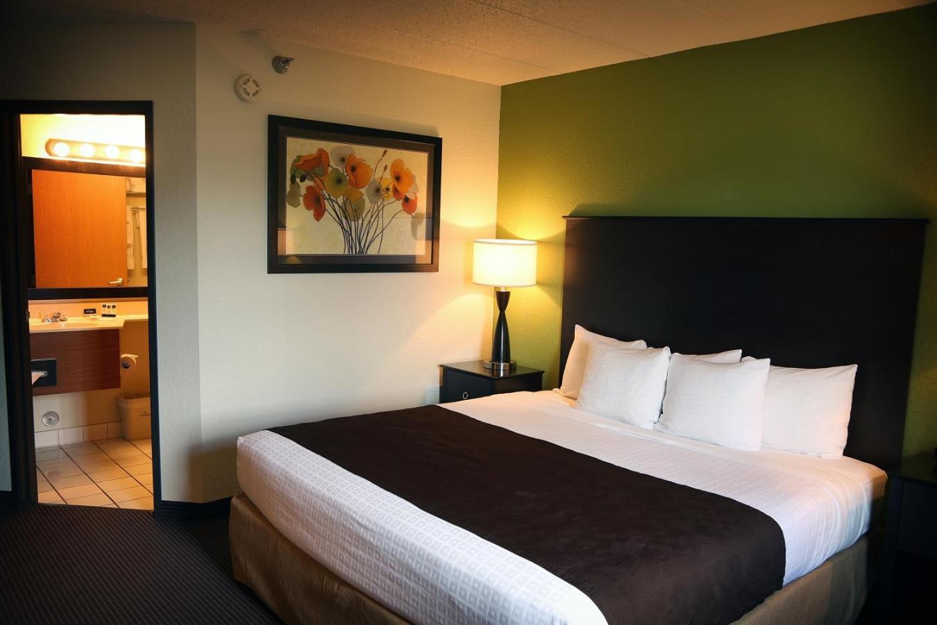 AmericInn by Wyndham Wadena photo 23