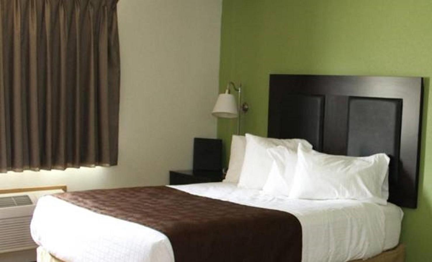 AmericInn by Wyndham Wadena photo 14