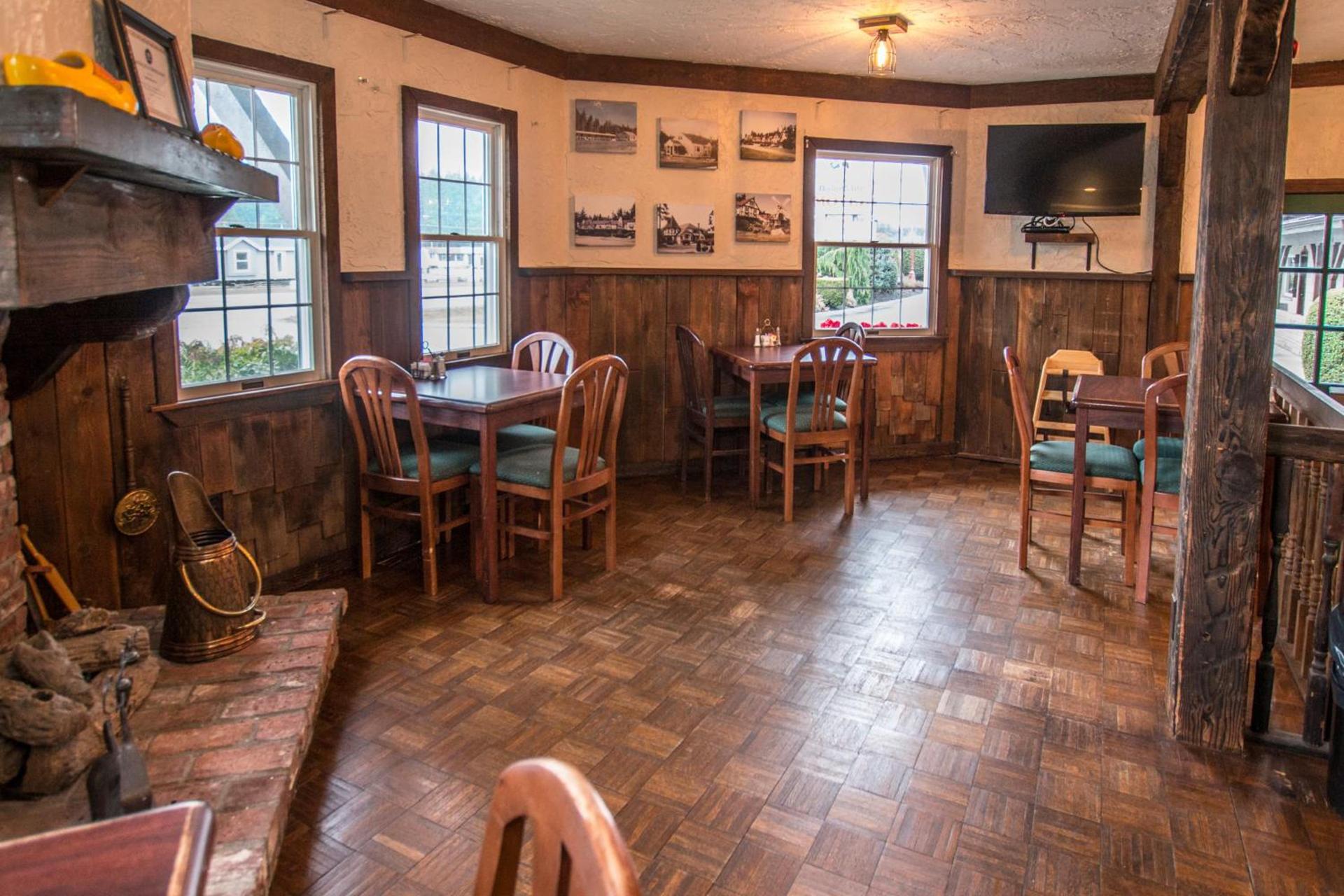Auld Holland Inn photo 29