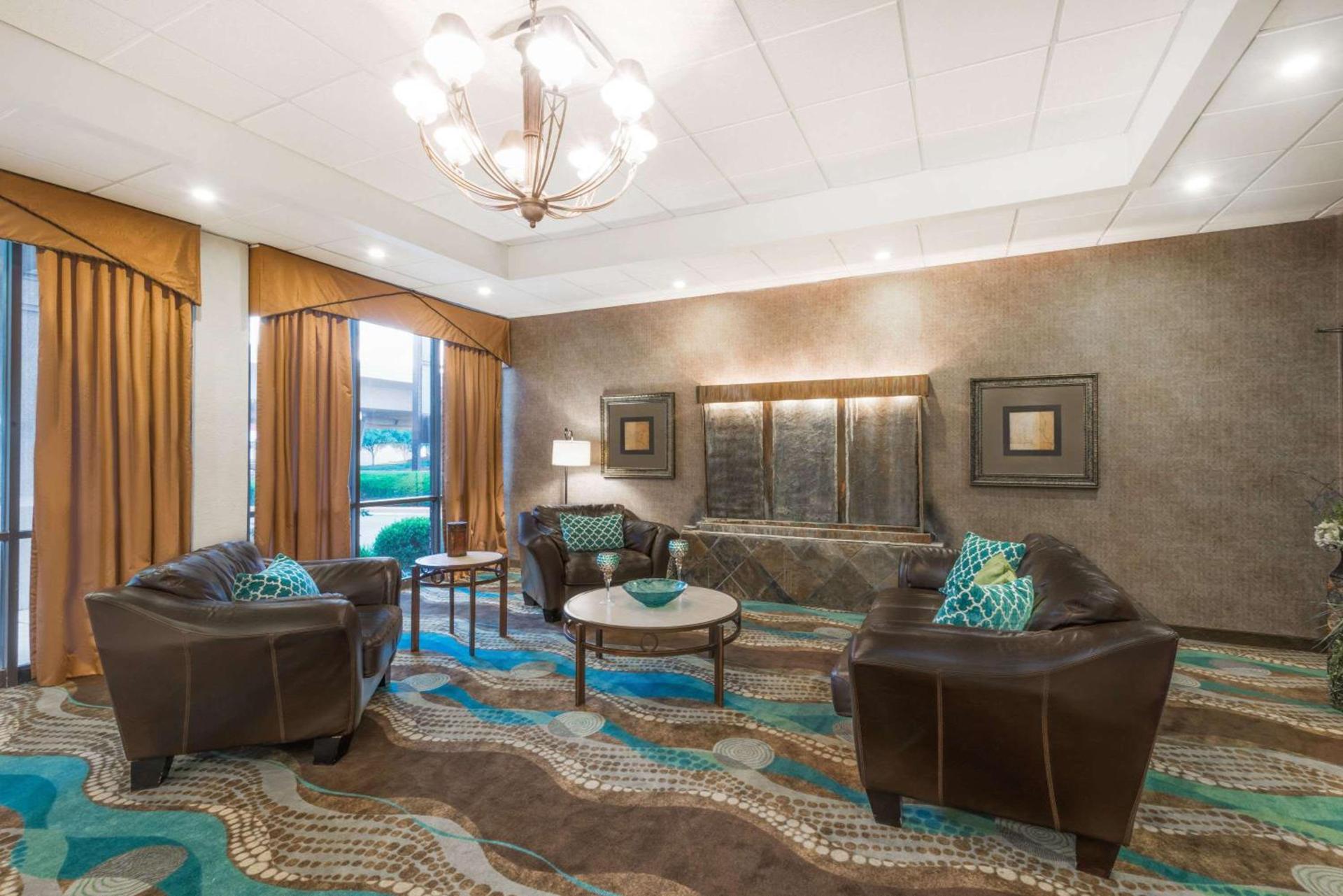 Wyndham Garden Wichita Downtown photo 4