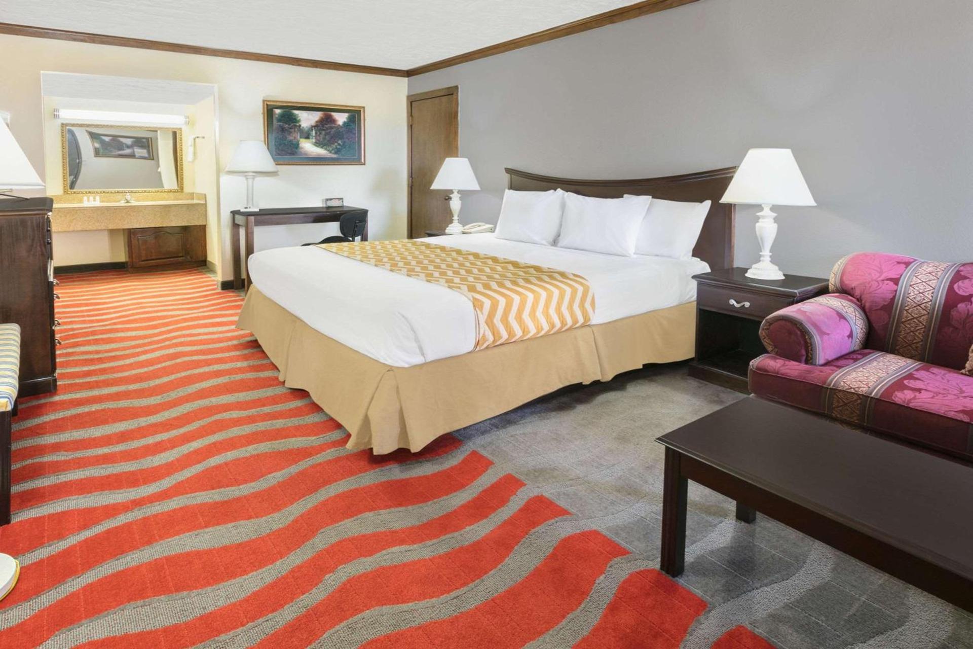 Super 8 by Wyndham Norman West OK photo 46