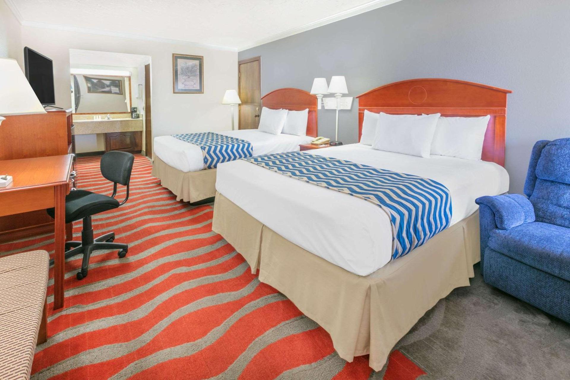 Super 8 by Wyndham Norman West OK photo 47