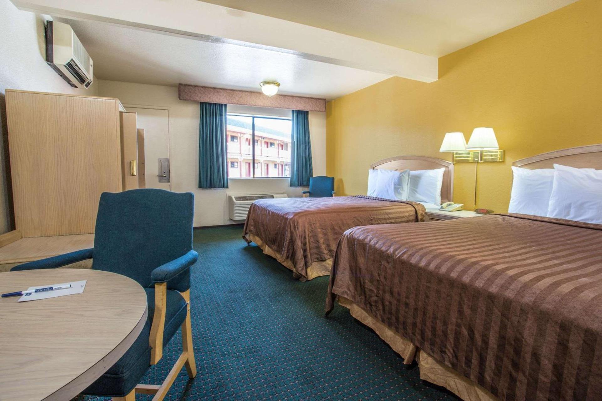 Travelodge by Wyndham Turlock photo 10