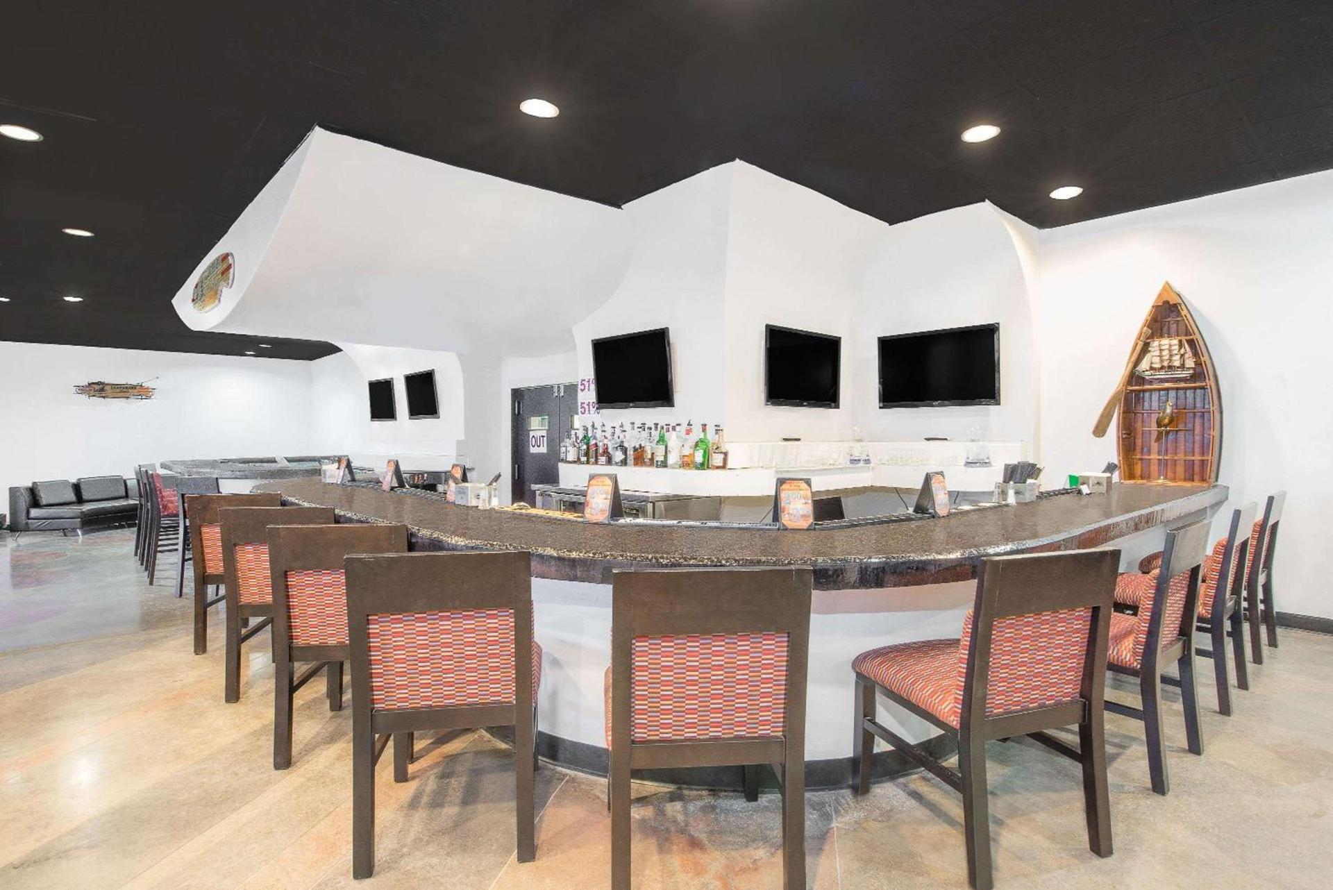 Wyndham Garden Midland photo 9