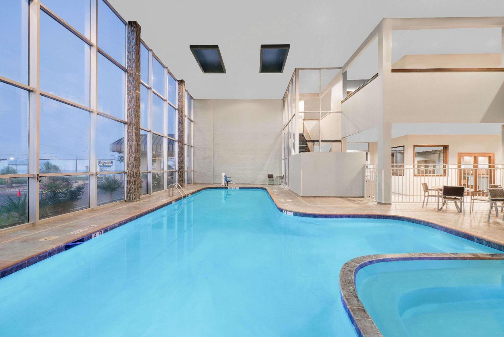 Wyndham Garden Midland photo 4