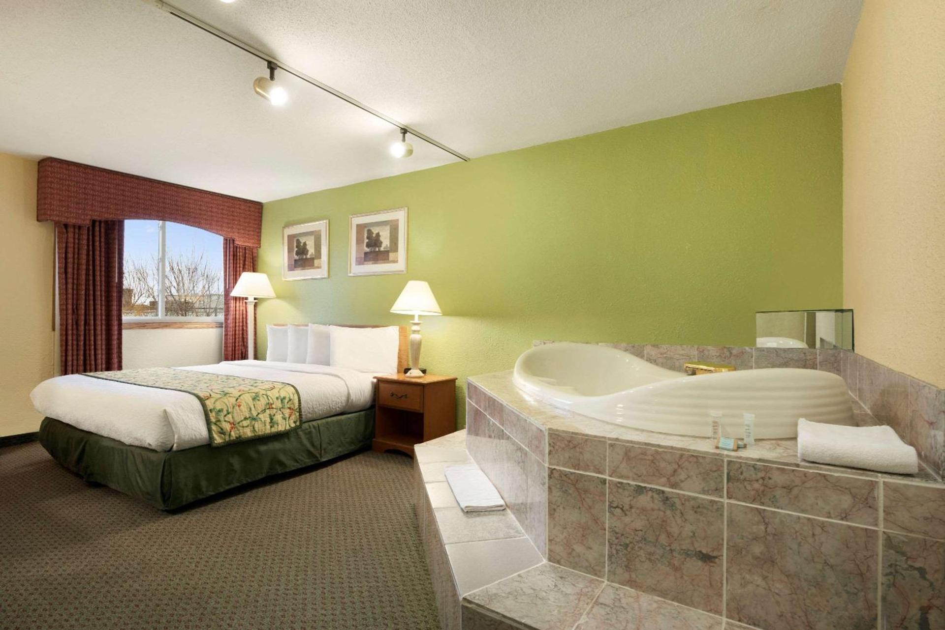 Travelodge by Wyndham Sturgis photo 17