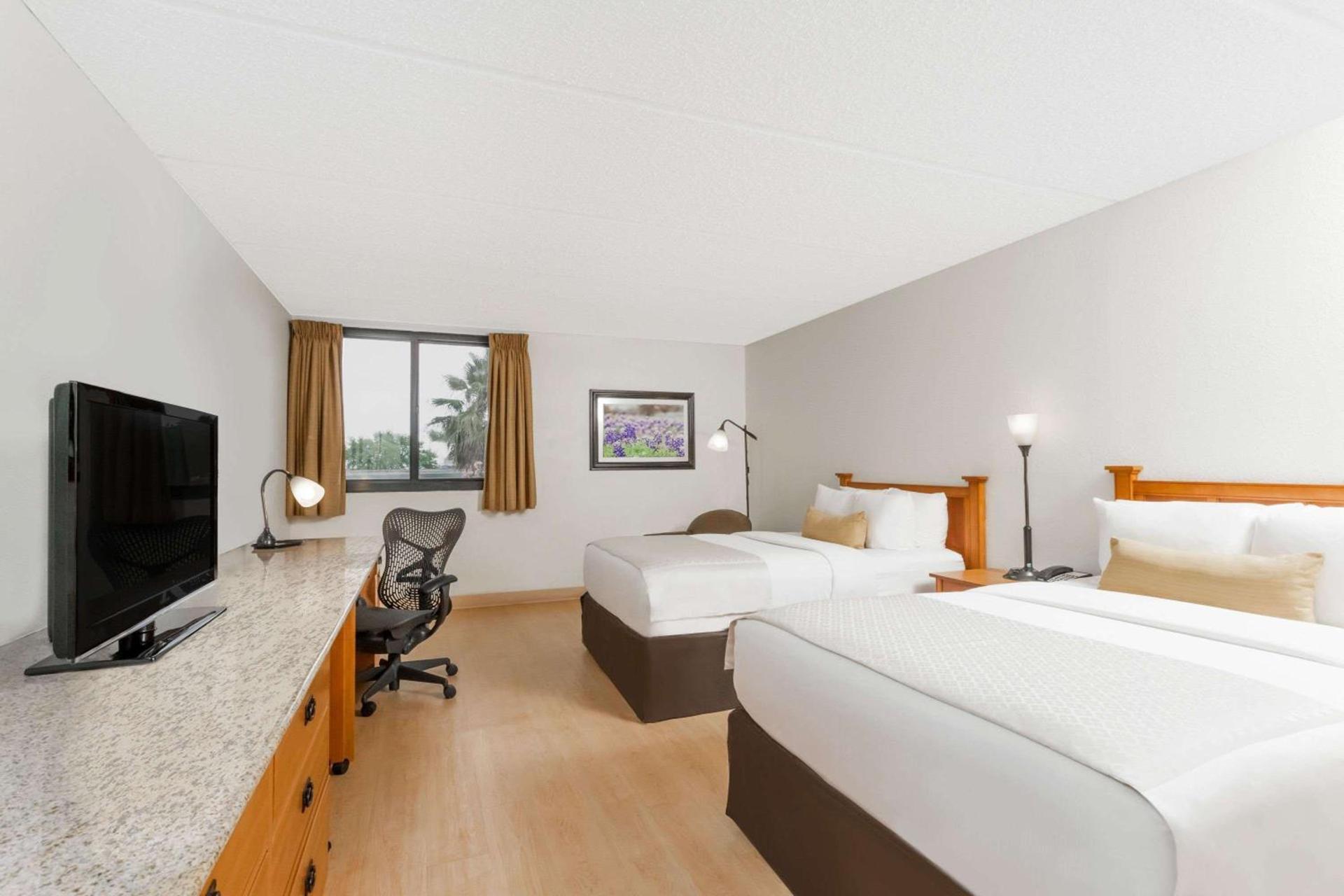 Wyndham Garden Hotel Austin photo 7