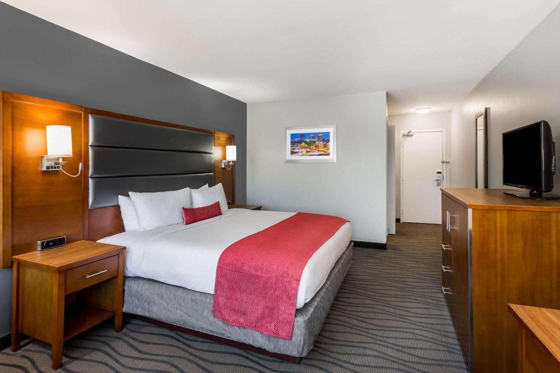 Wyndham Garden Greensboro photo 74