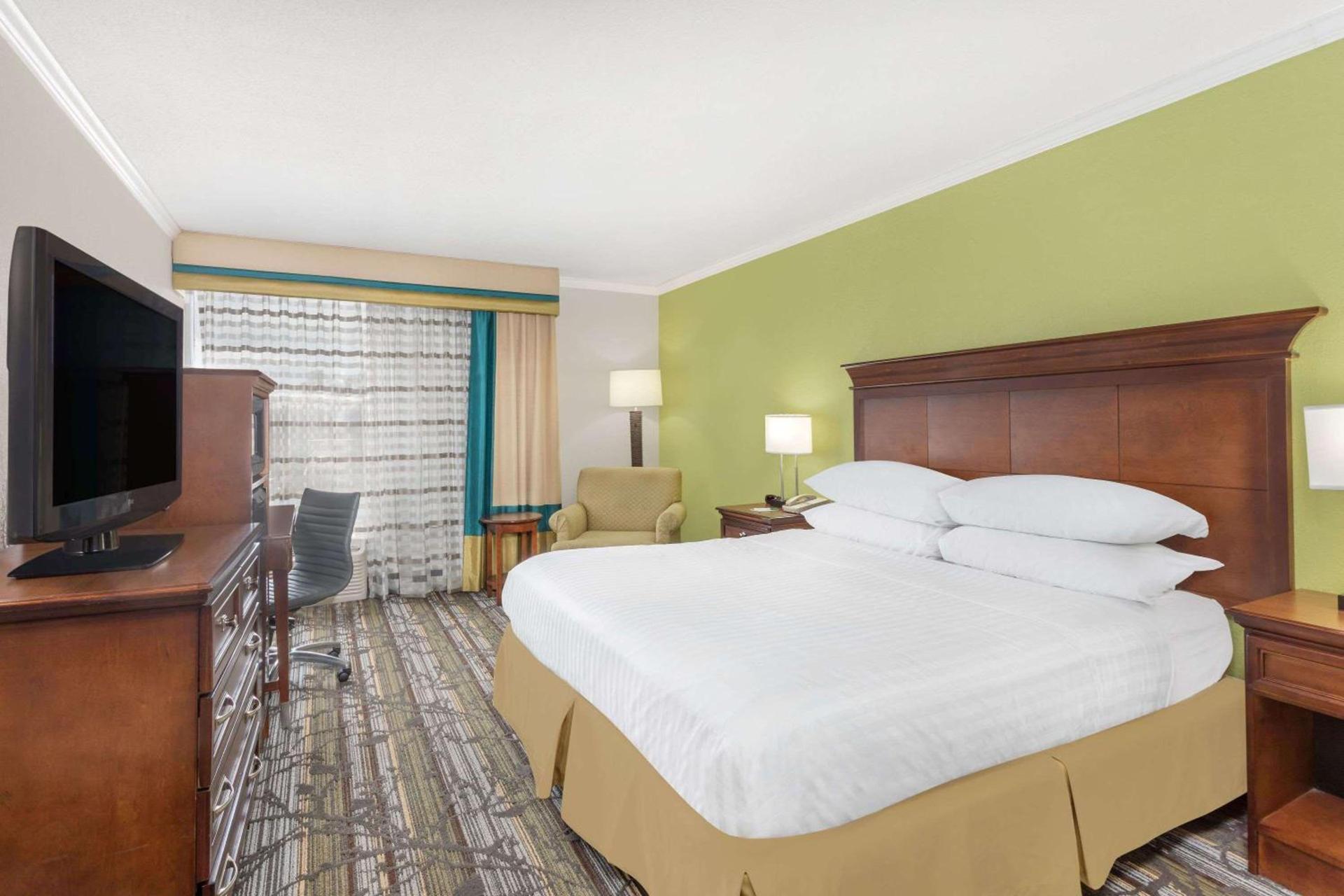 Wyndham Garden Summerville photo 35