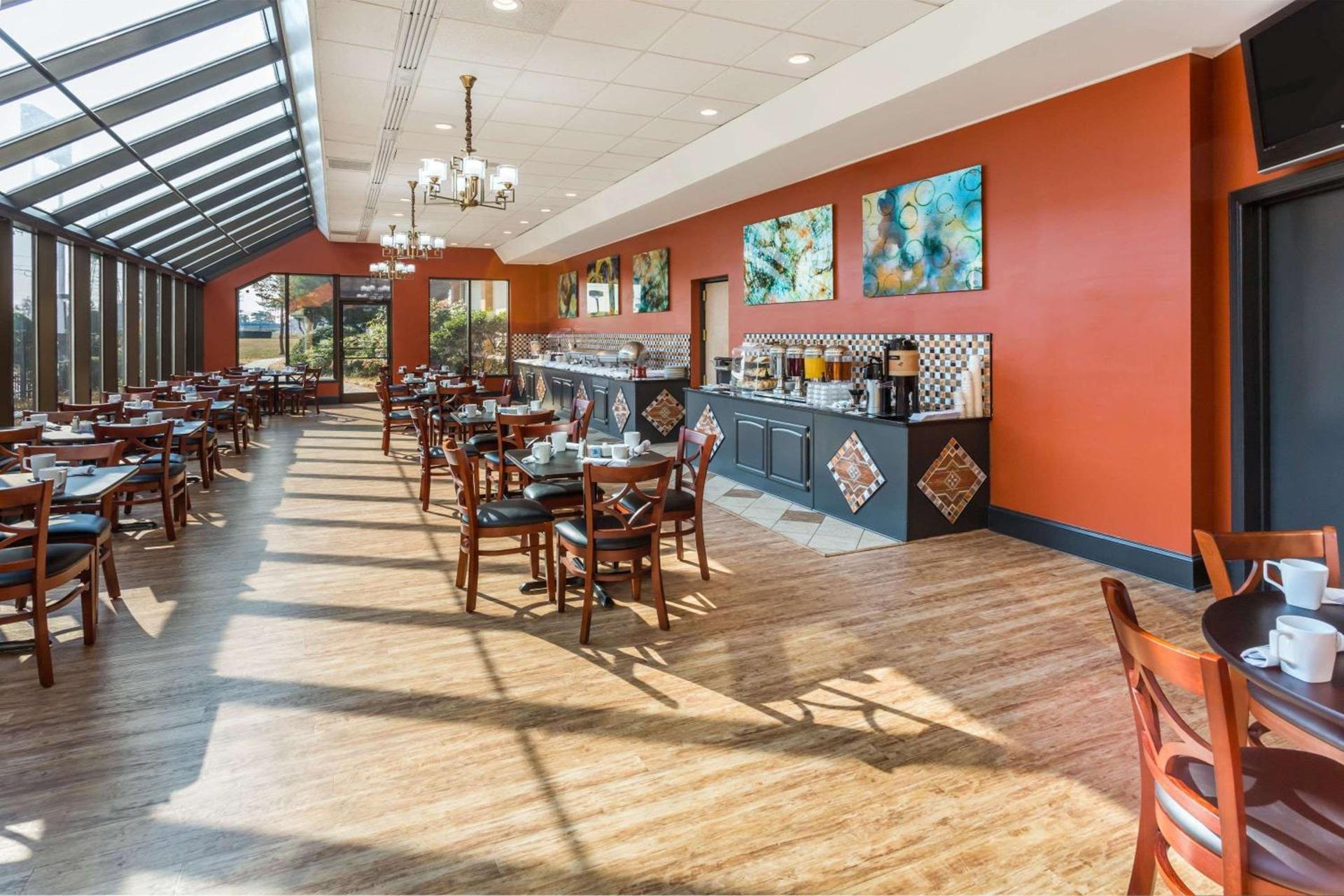 Wyndham Garden Greensboro photo 67