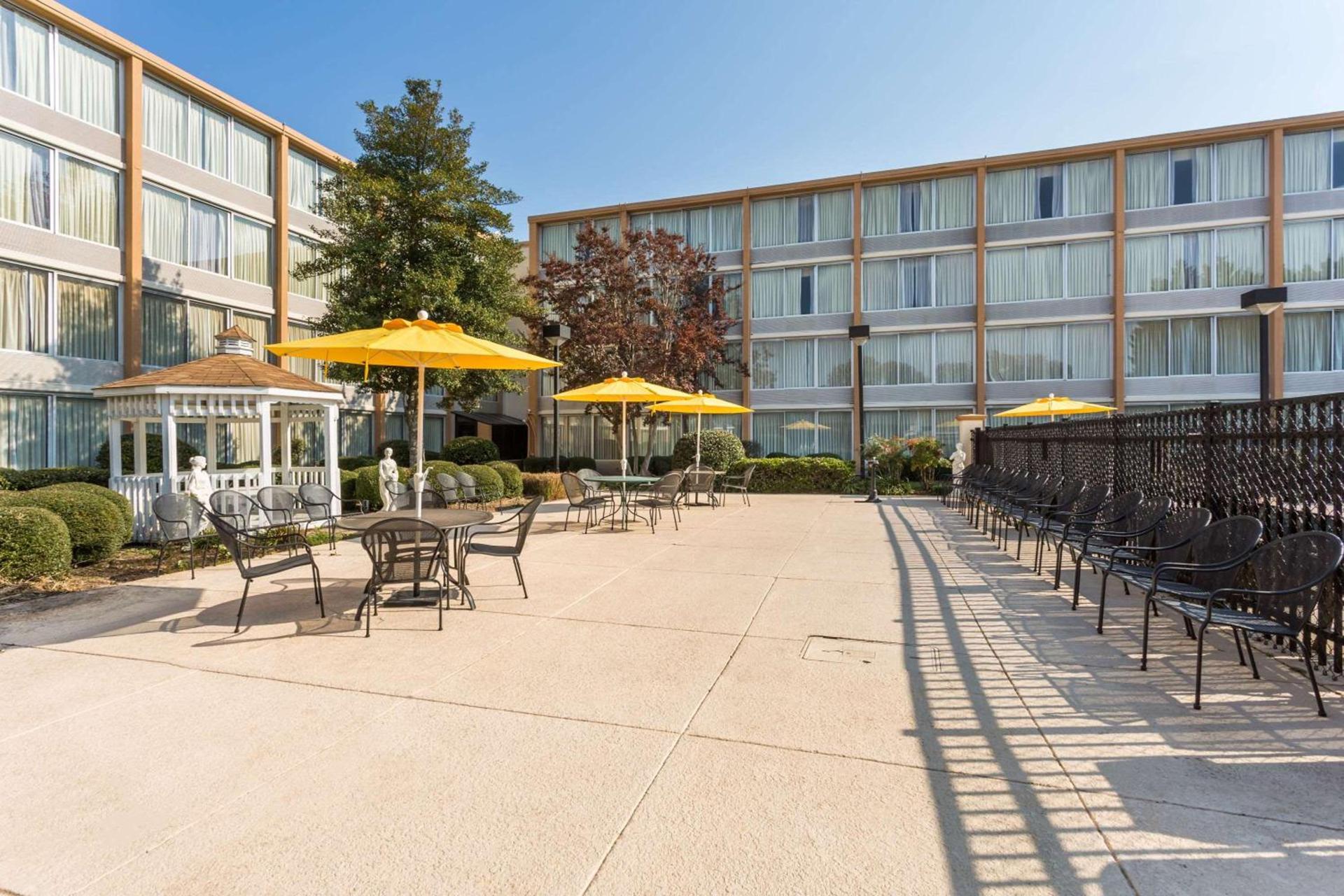 Wyndham Garden Greensboro photo 58