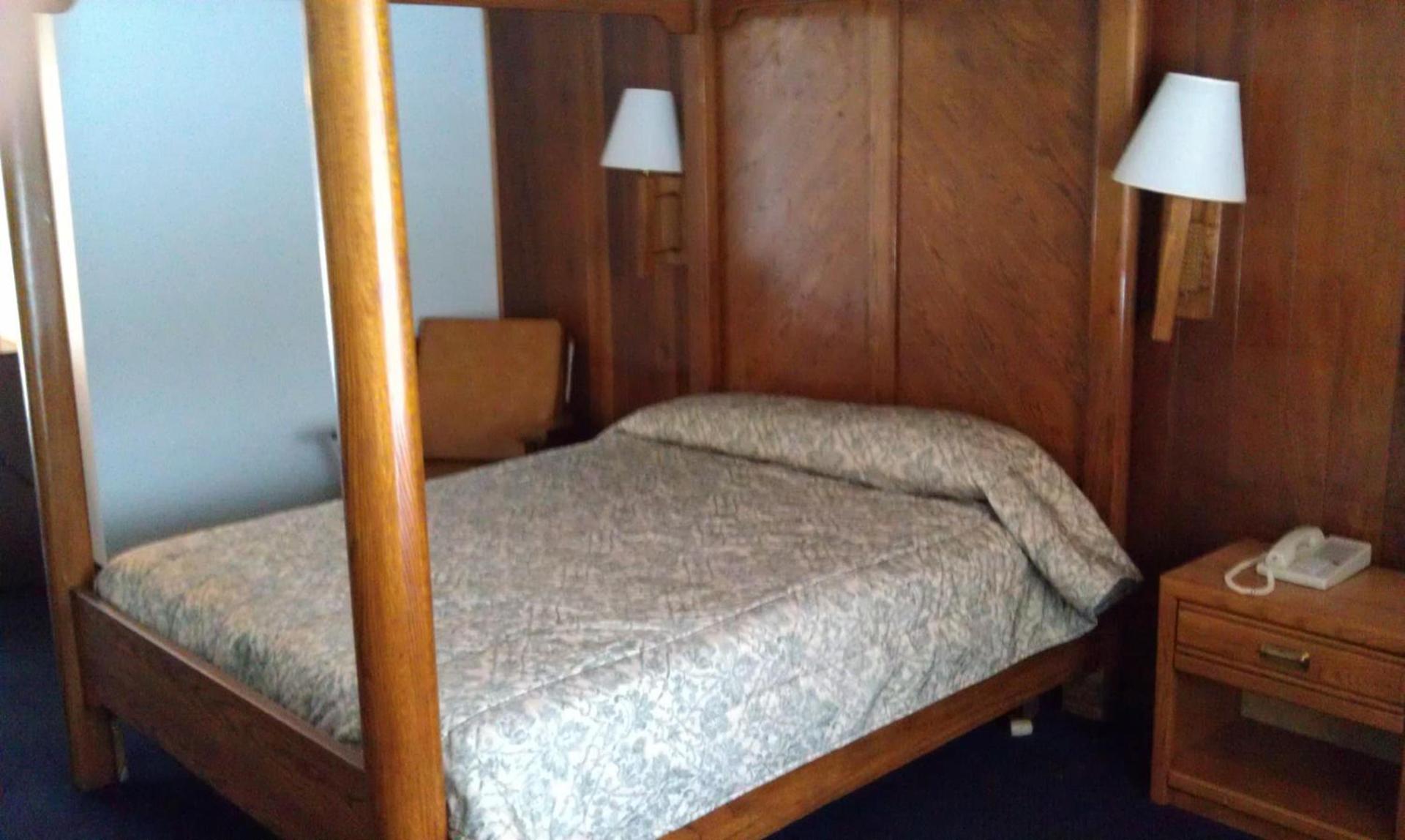 Kings Inn Cleveland photo 25