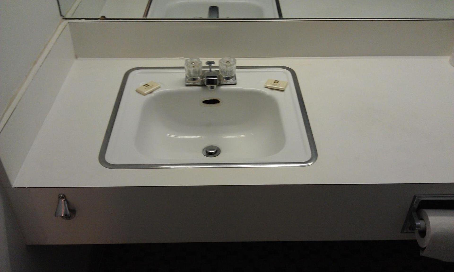 Kings Inn Cleveland photo 16