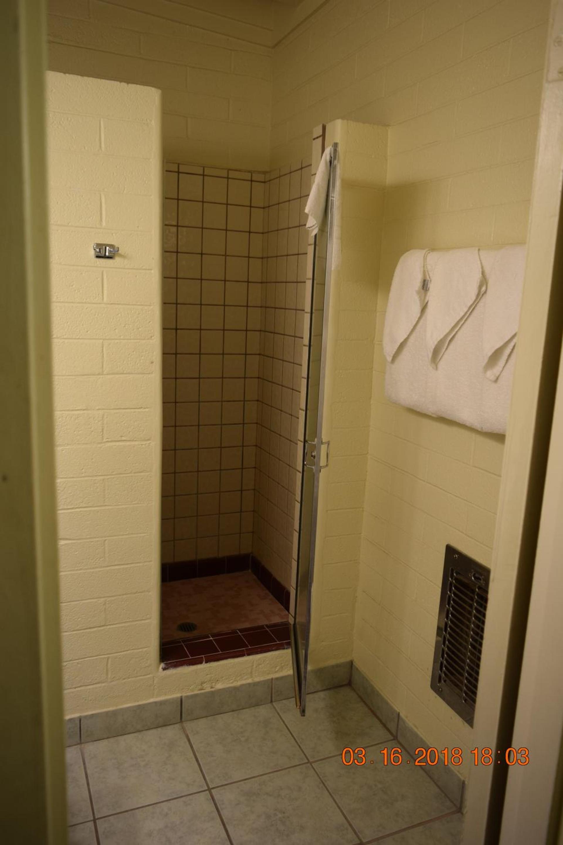 Stanlunds Inn and Suites photo 46