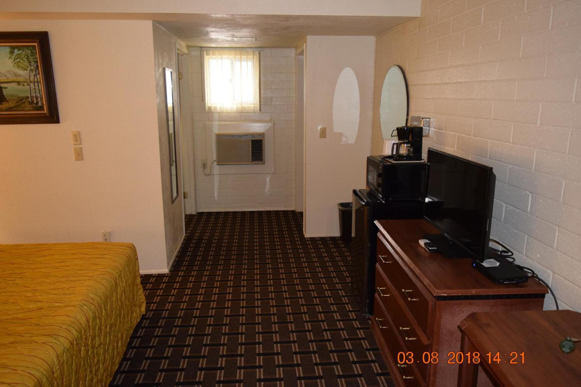 Stanlunds Inn and Suites photo 25